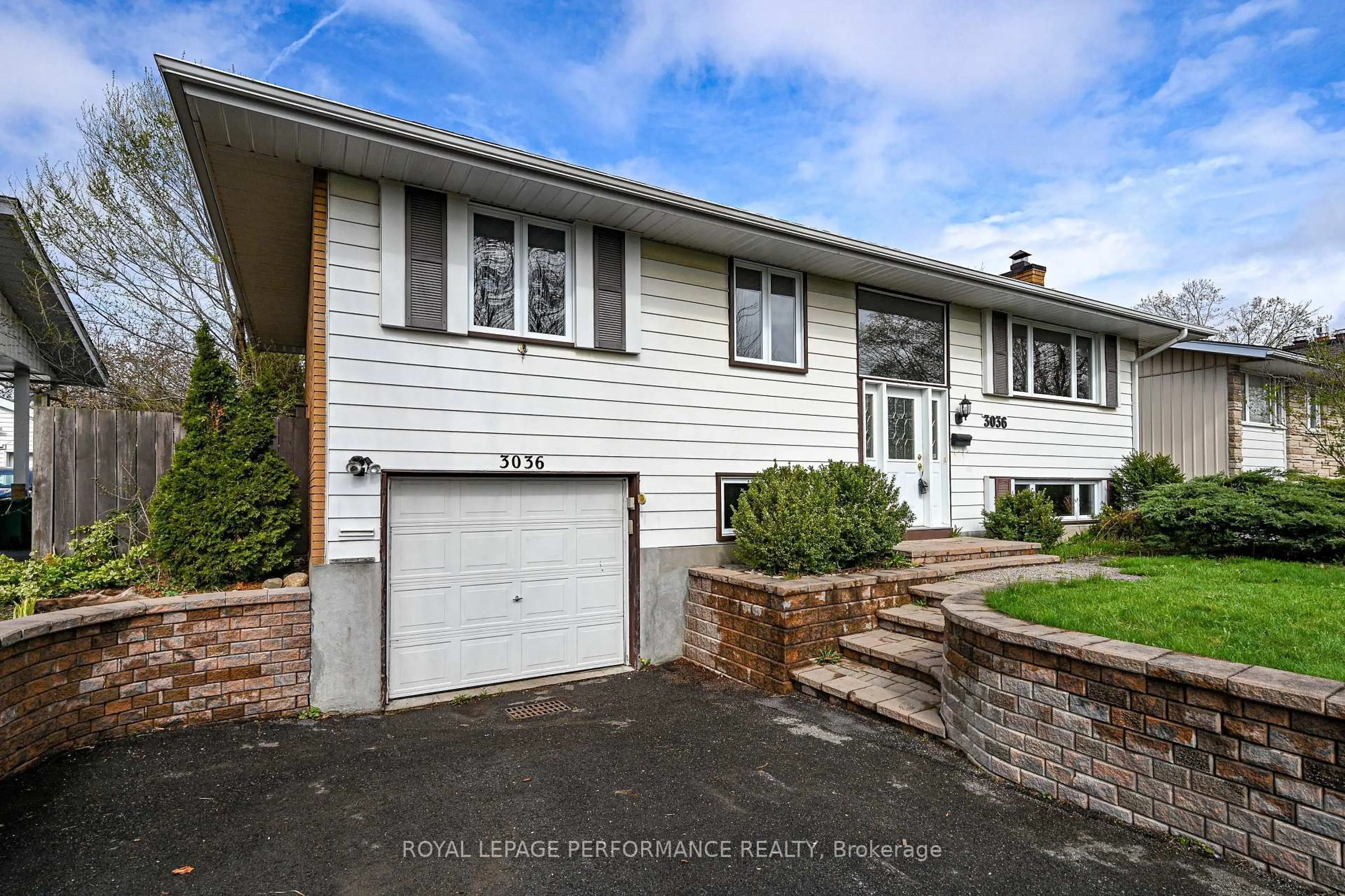 Home with vinyl exterior material, street for 3036 Linton Rd, Ottawa Ontario K1V 8H3
