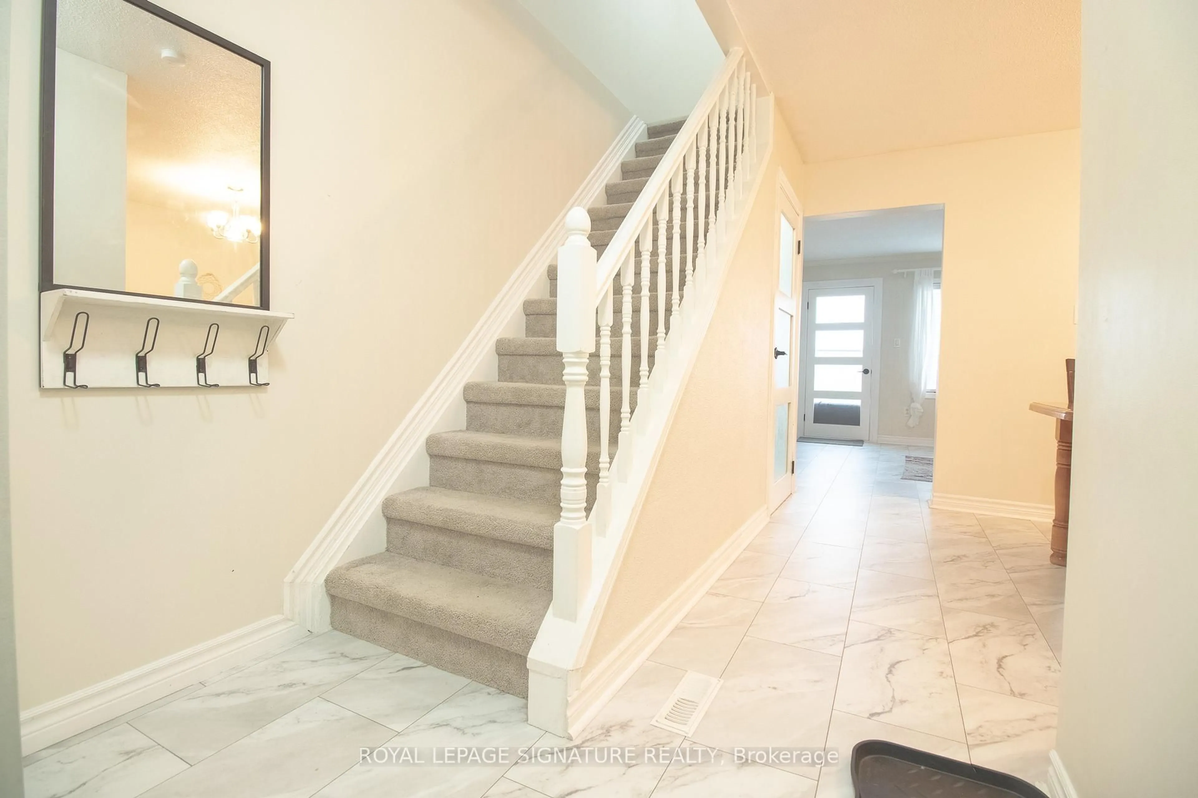 Unknown for 10 Angus Rd #132, Hamilton Ontario L8K 6K3