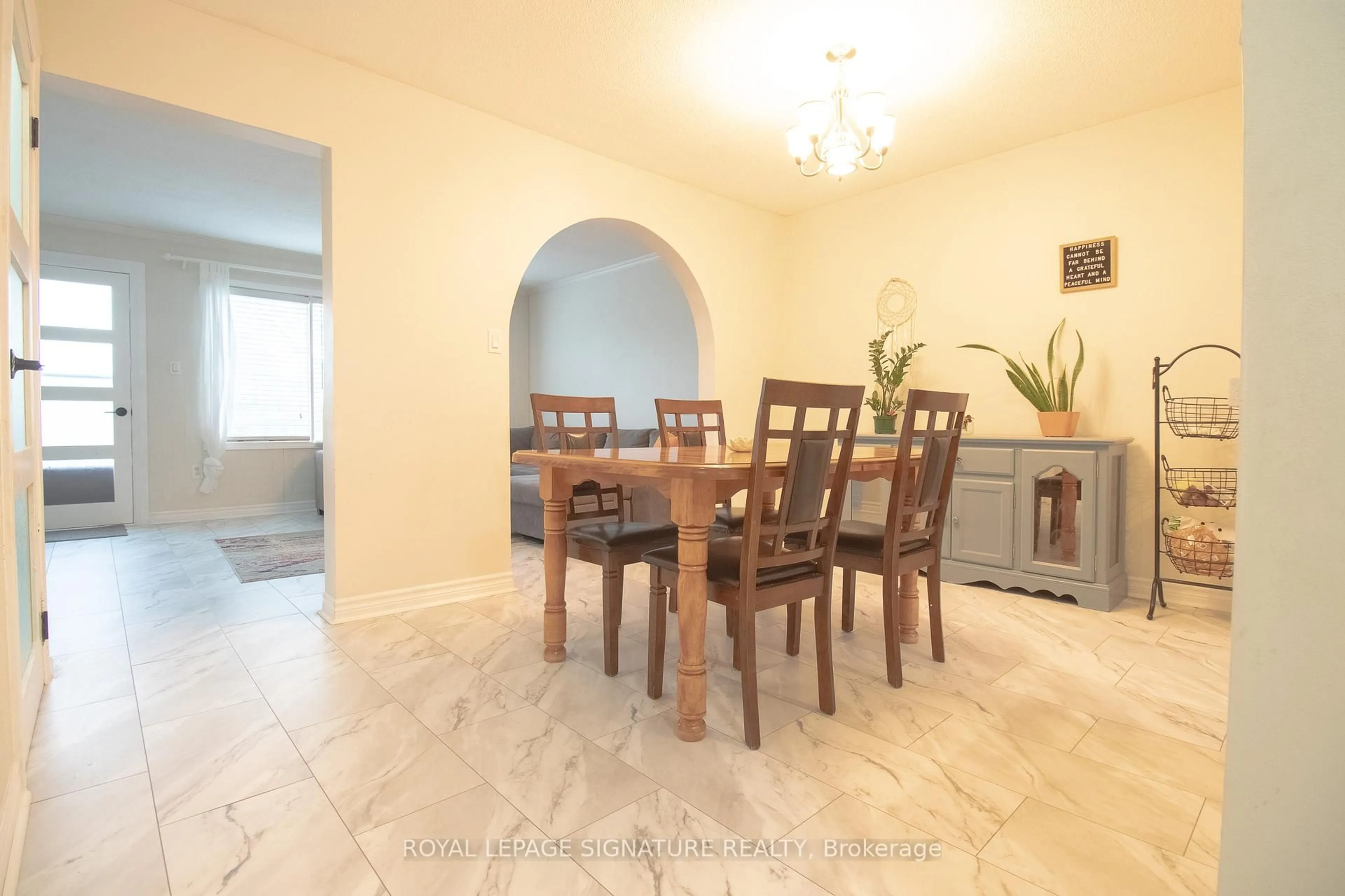 Dining room, unknown for 10 Angus Rd #132, Hamilton Ontario L8K 6K3
