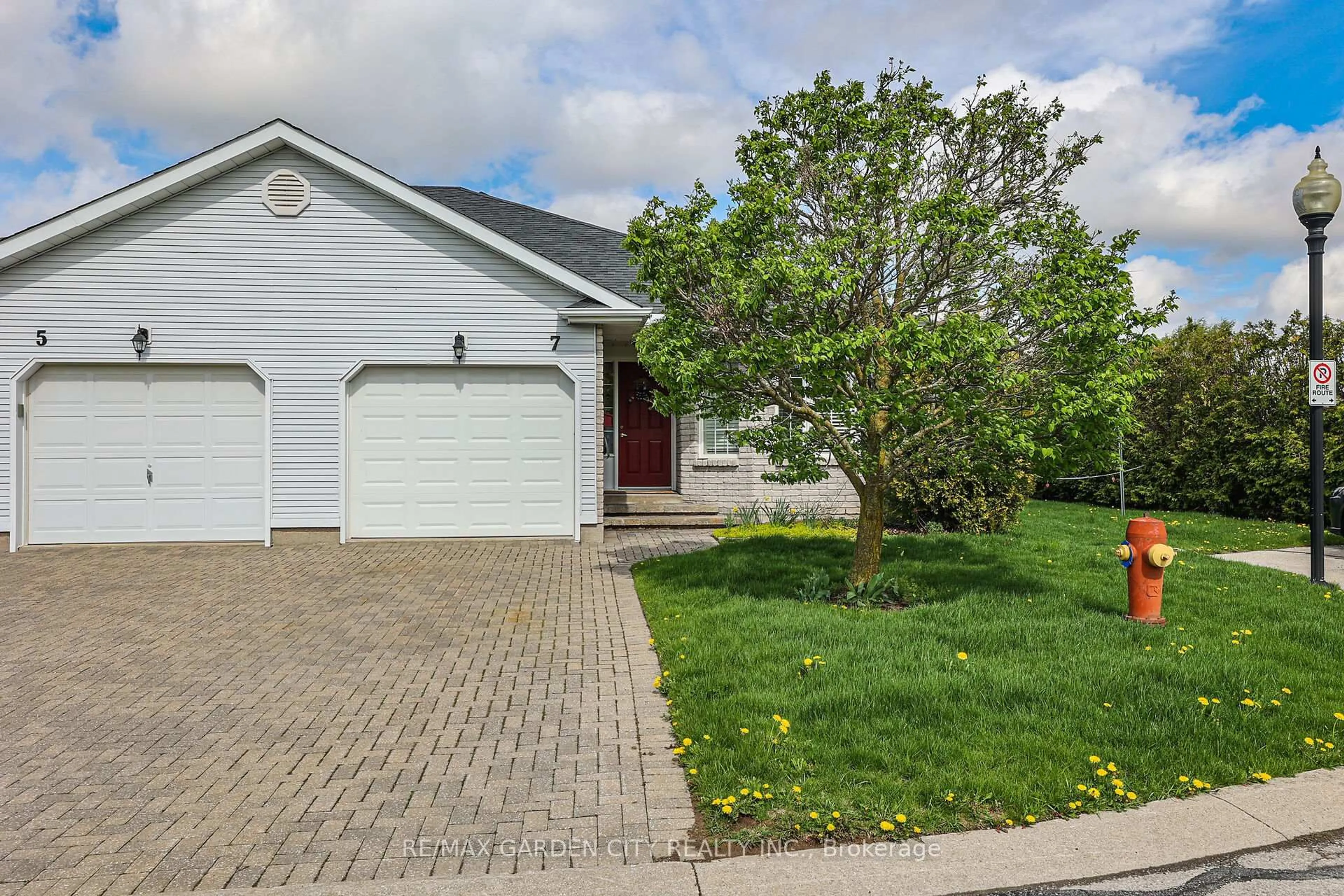 Unknown for 7 Village Dr, West Lincoln Ontario L0R 2A0