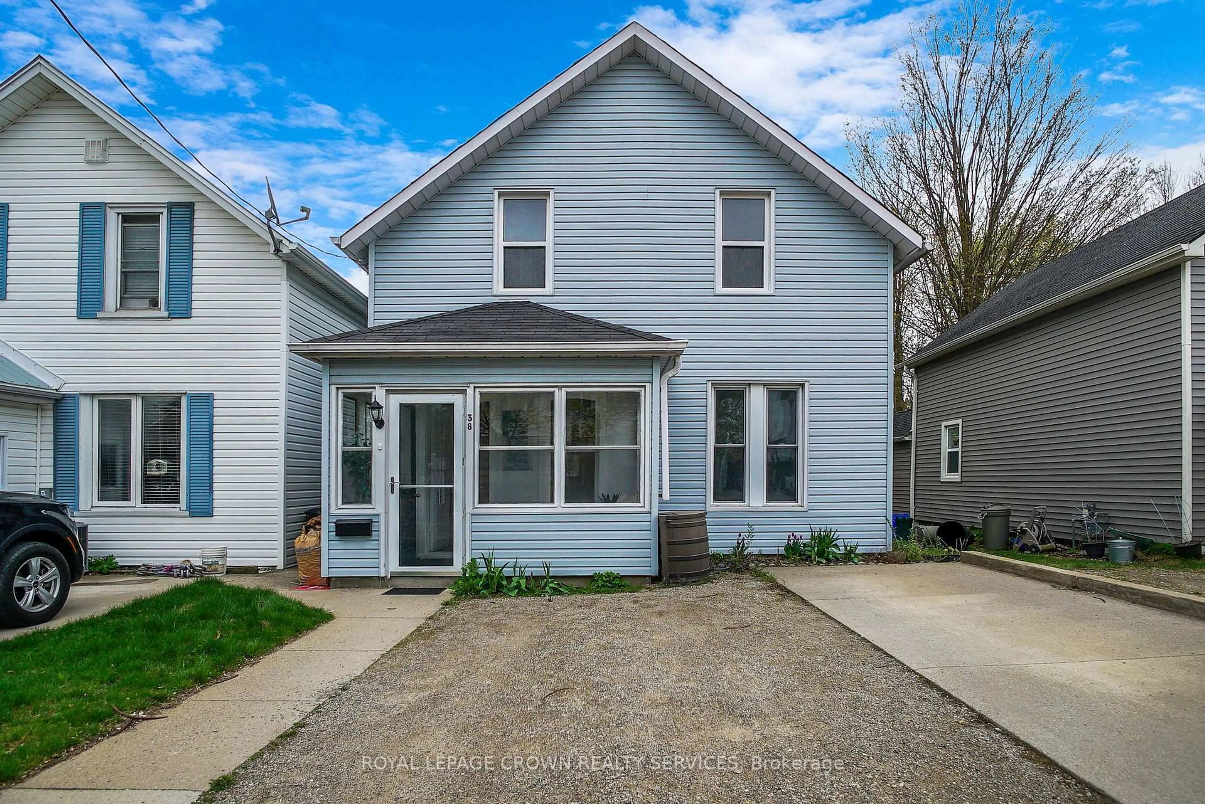 Home with vinyl exterior material, street for 38 Bergey St, Cambridge Ontario N3C 1P6