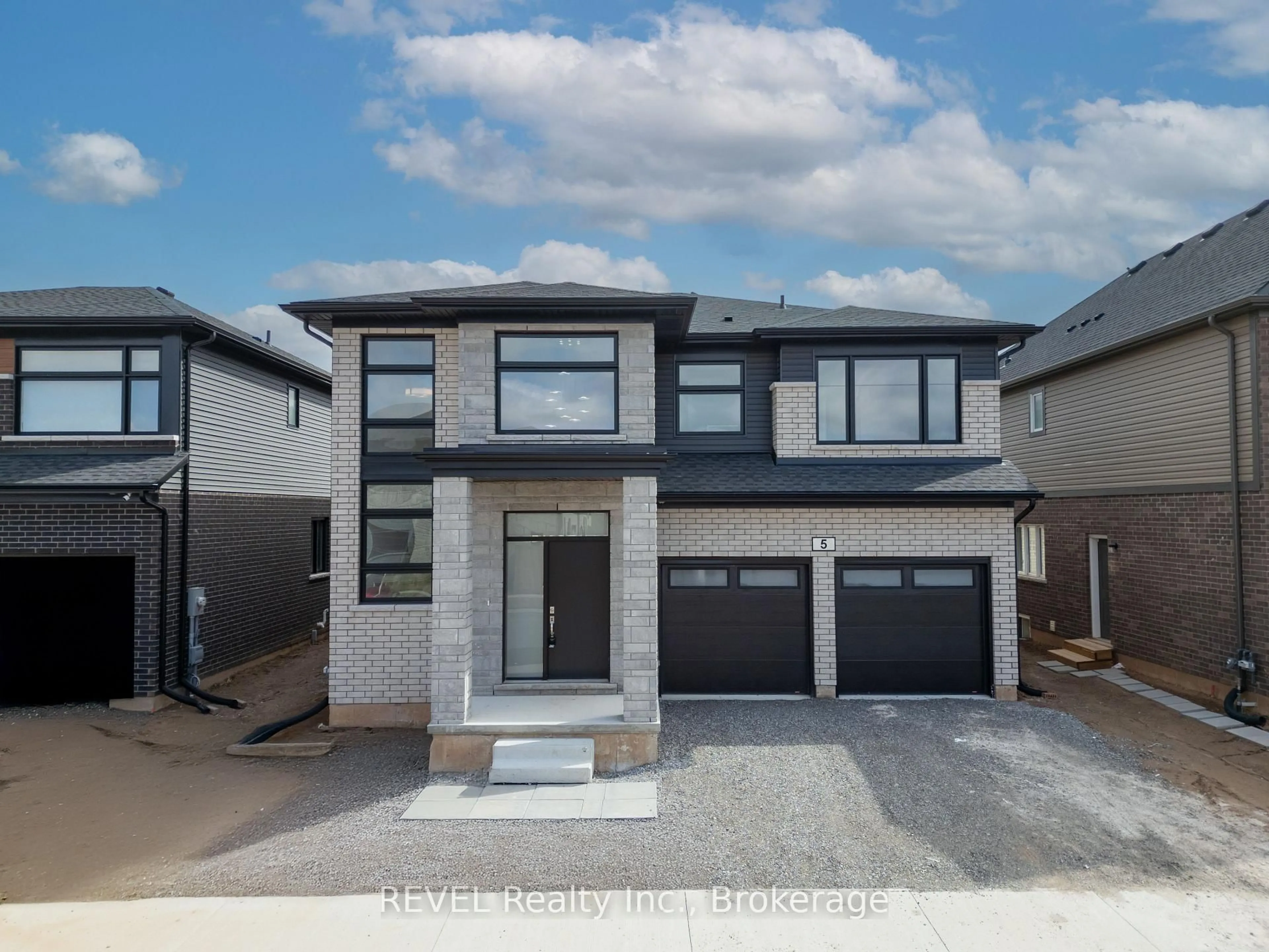 Home with brick exterior material, street for 5 SAMUEL Ave, Pelham Ontario L0S 1E1