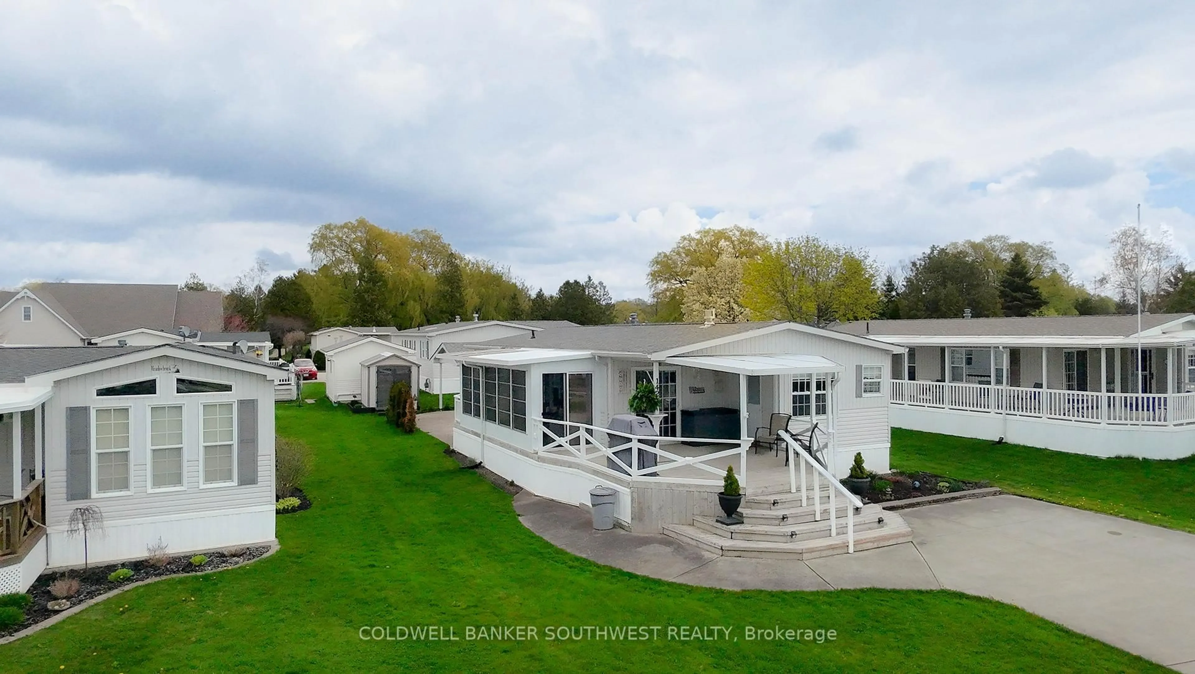A pic from outside/outdoor area/front of a property/back of a property/a pic from drone, unknown for 142 Sandbagger Cres, Bluewater Ontario N0M 1G0