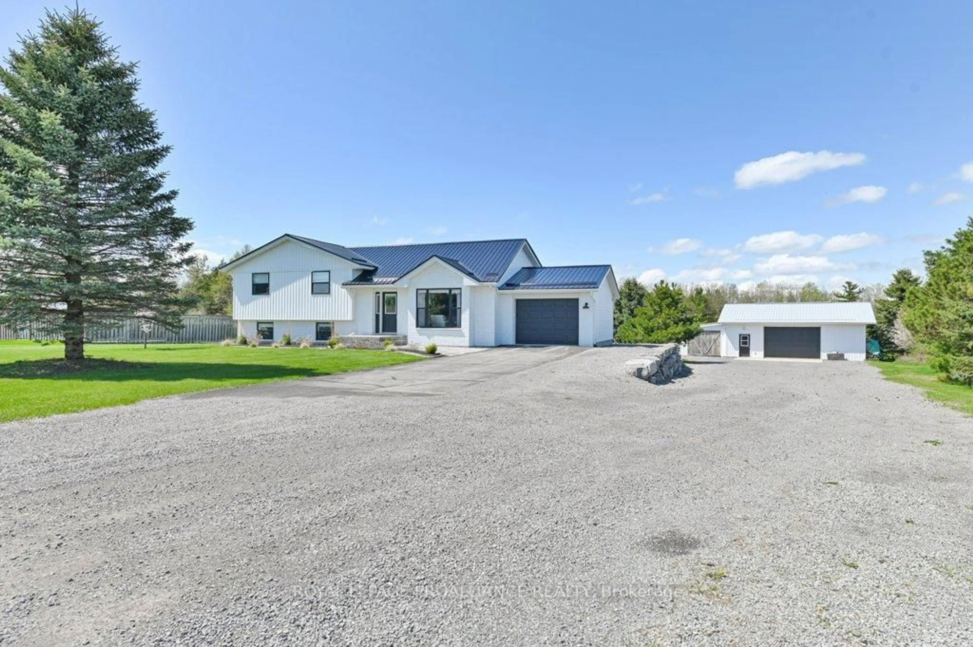 A pic from outside/outdoor area/front of a property/back of a property/a pic from drone, street for 1640 Carman Rd, Ingleside Ontario K8V 5P4