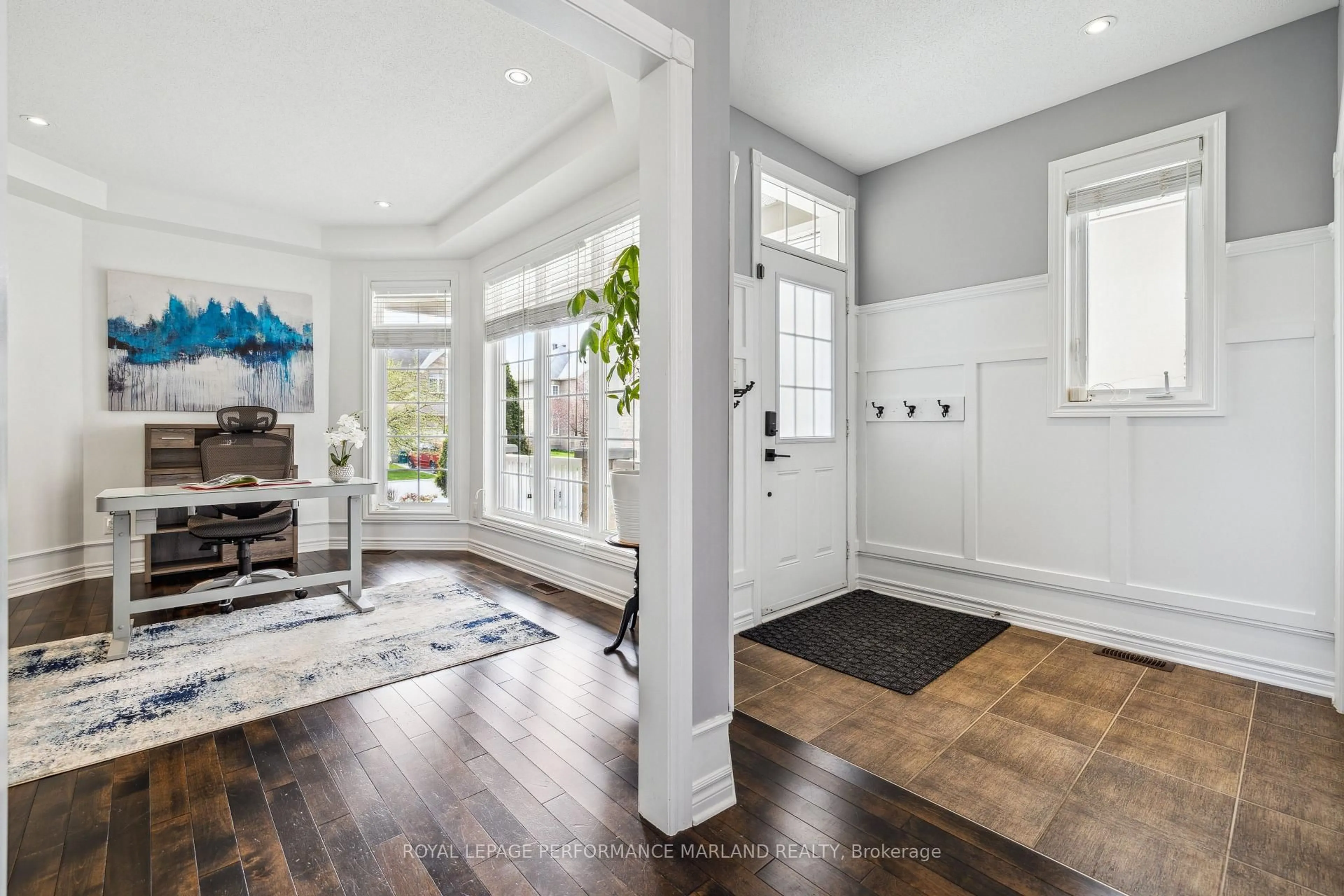 Indoor entryway for 120 August Lily Cres, Ottawa Ontario K1V 2A6