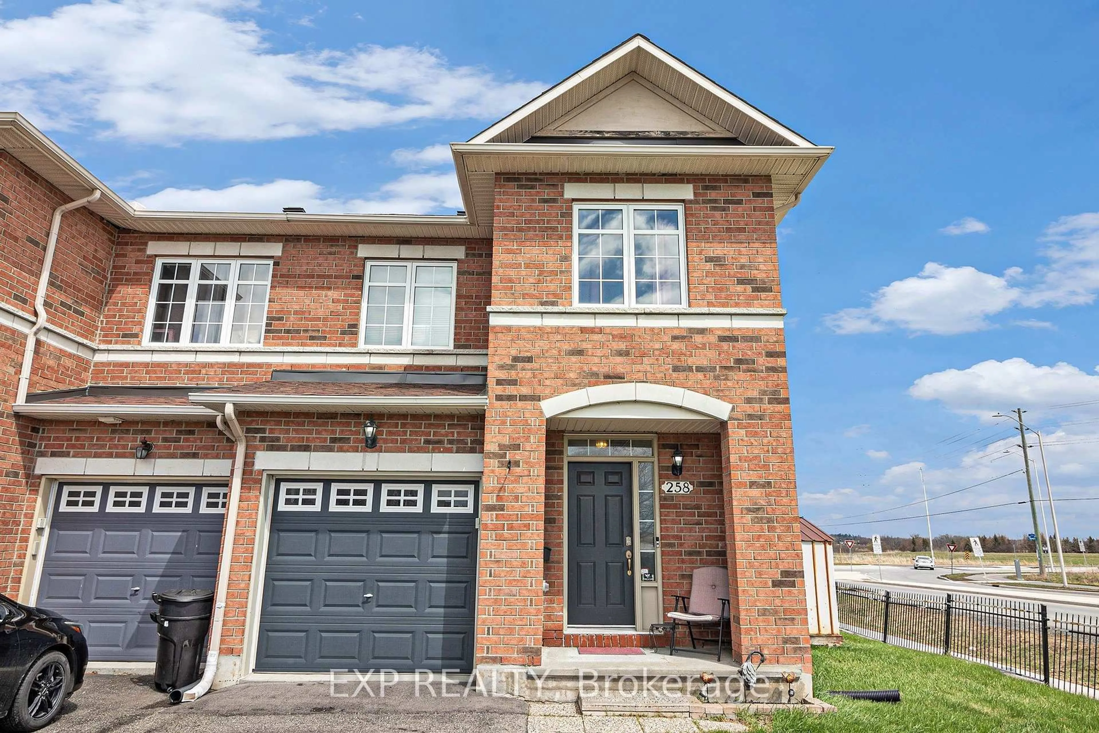Home with brick exterior material, street for 258 Trail Side Circ, Smiths Falls Ontario K4A 5B5