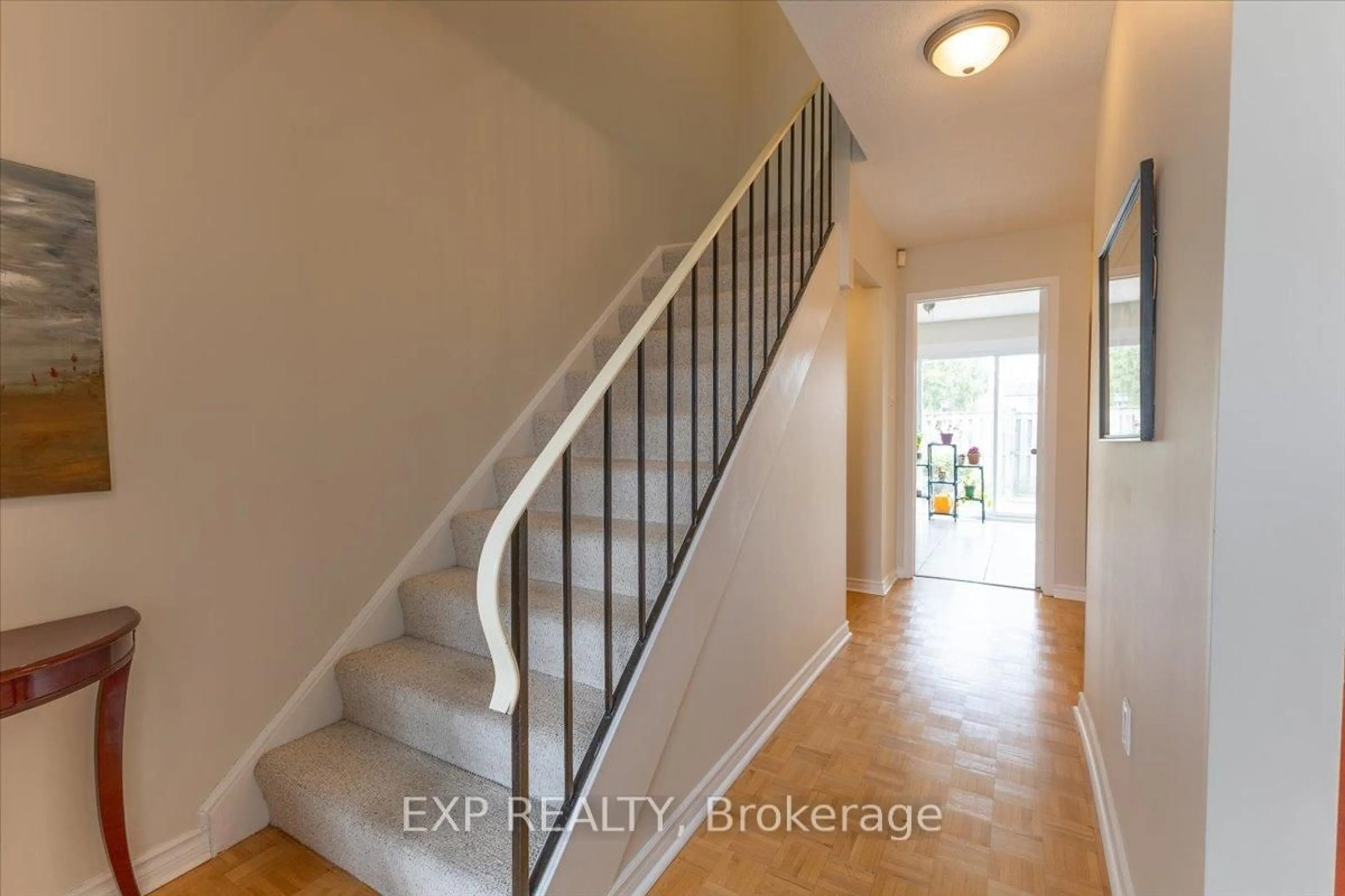 Indoor entryway for 422 Kintyre Private #141, Ottawa Ontario K2C 3M7