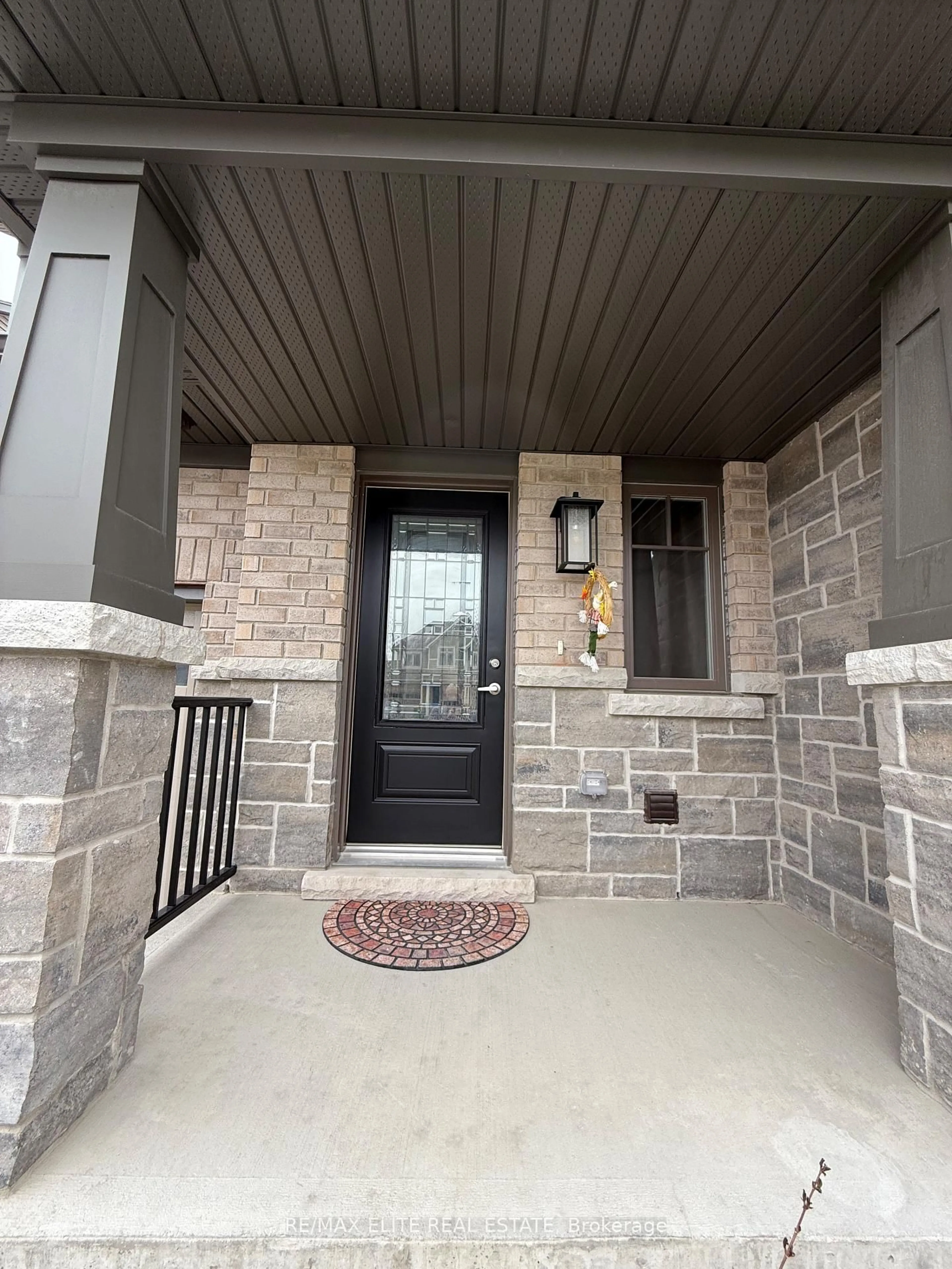 Indoor entryway for 133 Mullin St, Grey Highlands Ontario N0C 1H0
