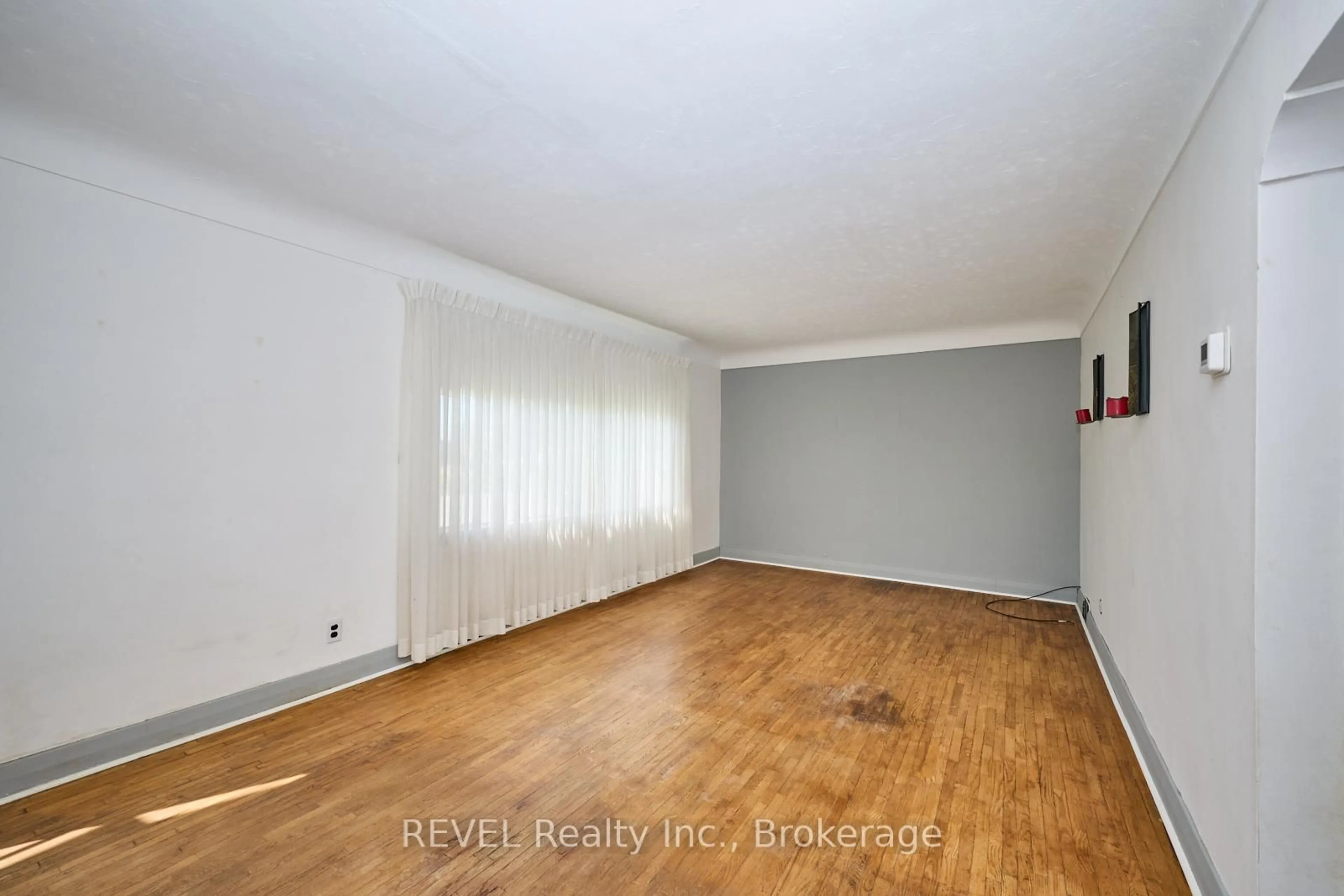 A pic of a room for 38 Wintemute St, Fort Erie Ontario L2A 2N8