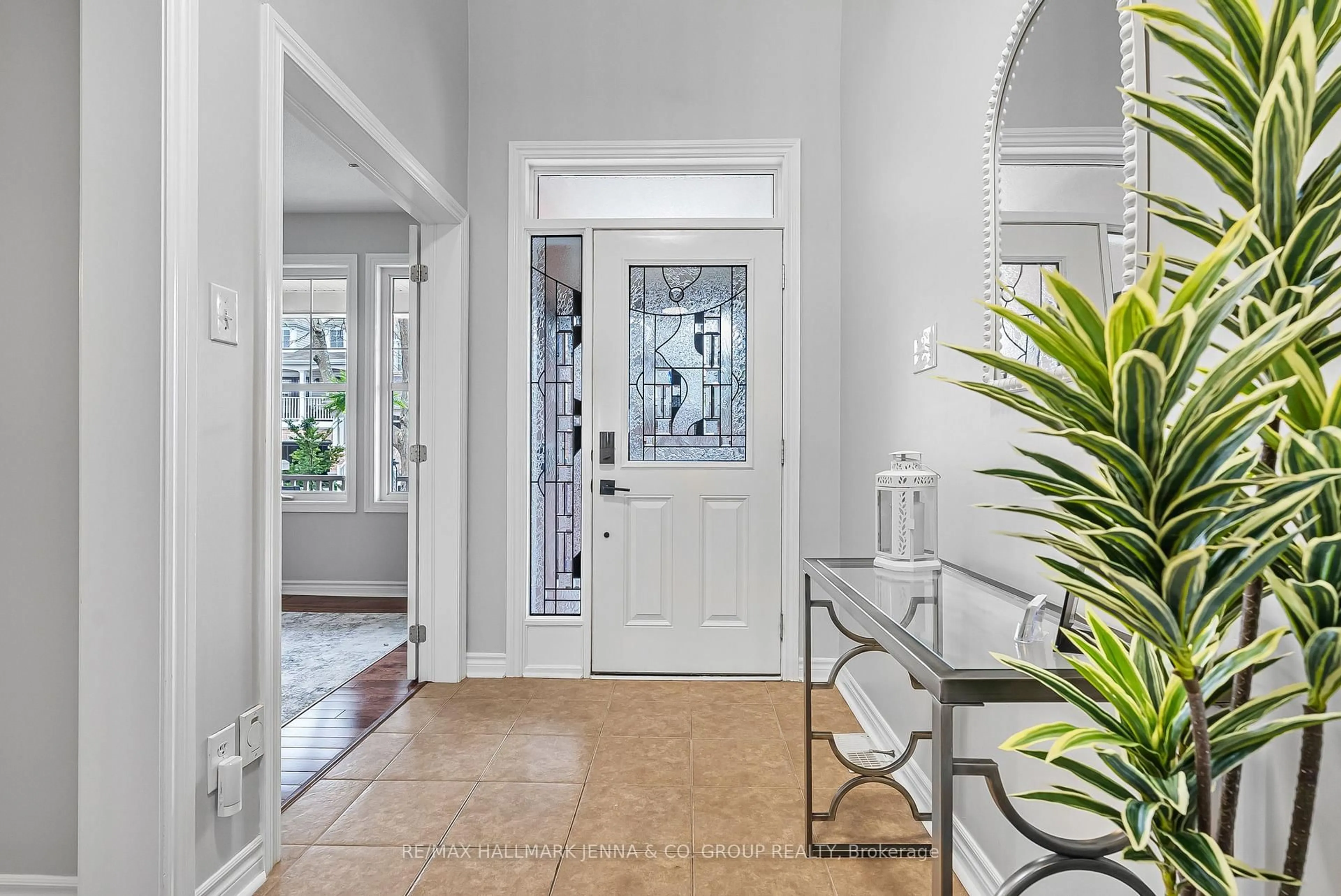 Indoor entryway for 2641 Fallingwater Circ, Ottawa Ontario K2J 0R6