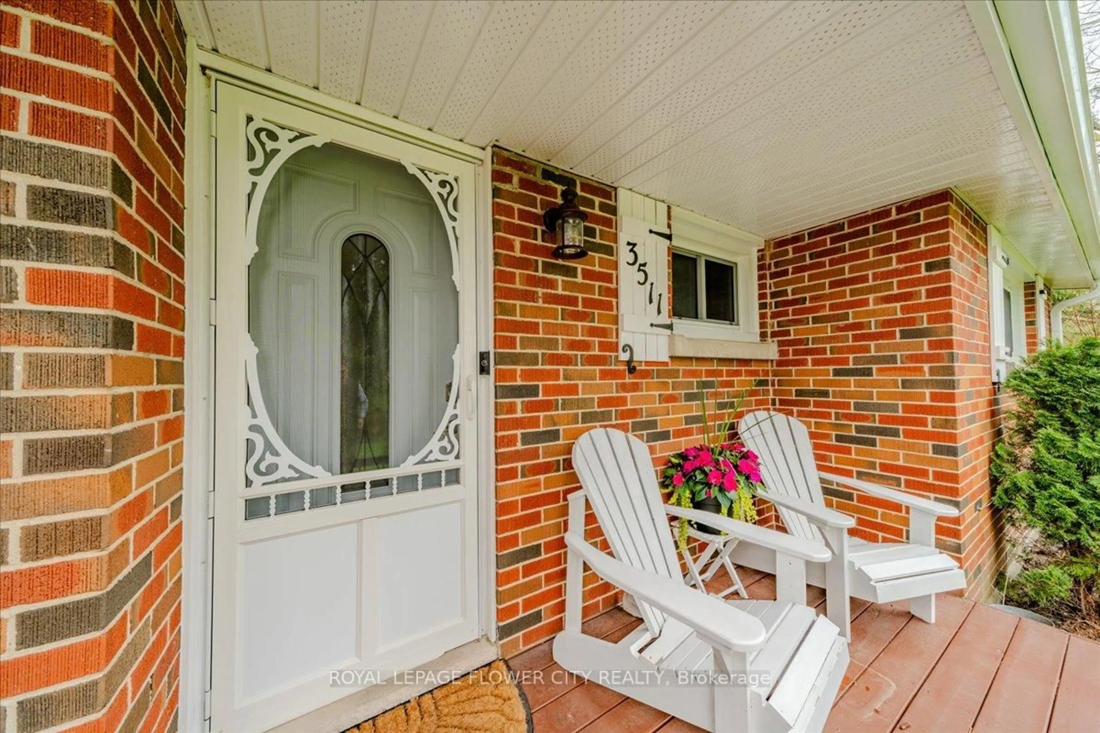 Patio, street for 3511 Catherine St, Thames Centre Ontario N0L 1G1