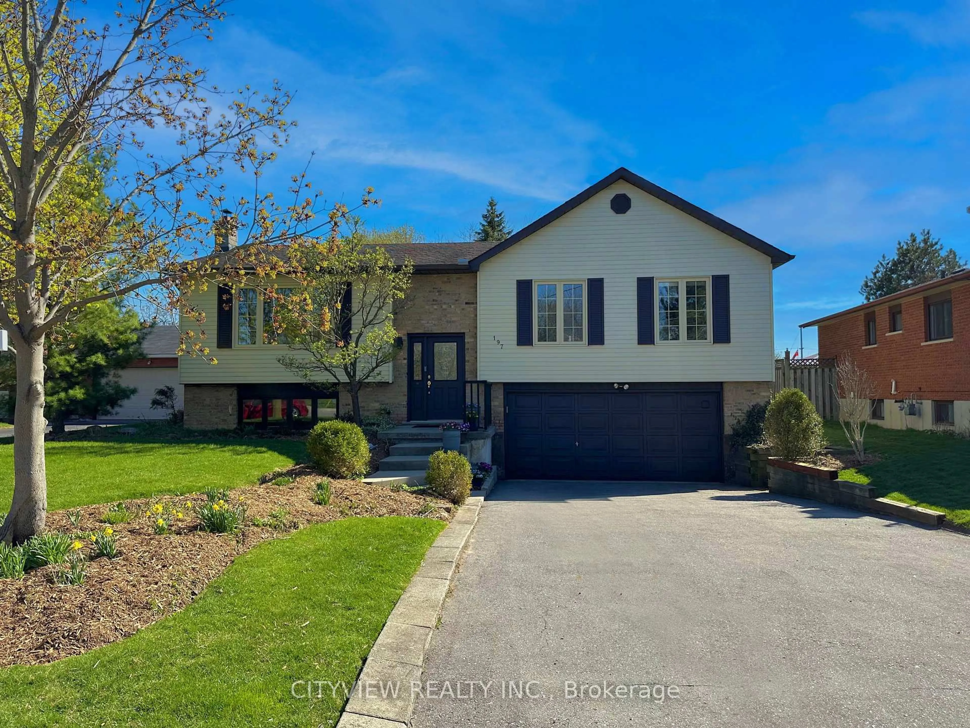 Home with vinyl exterior material, street for 197 Morrison Dr #Caledonia, Haldimand Ontario N3W 1A8
