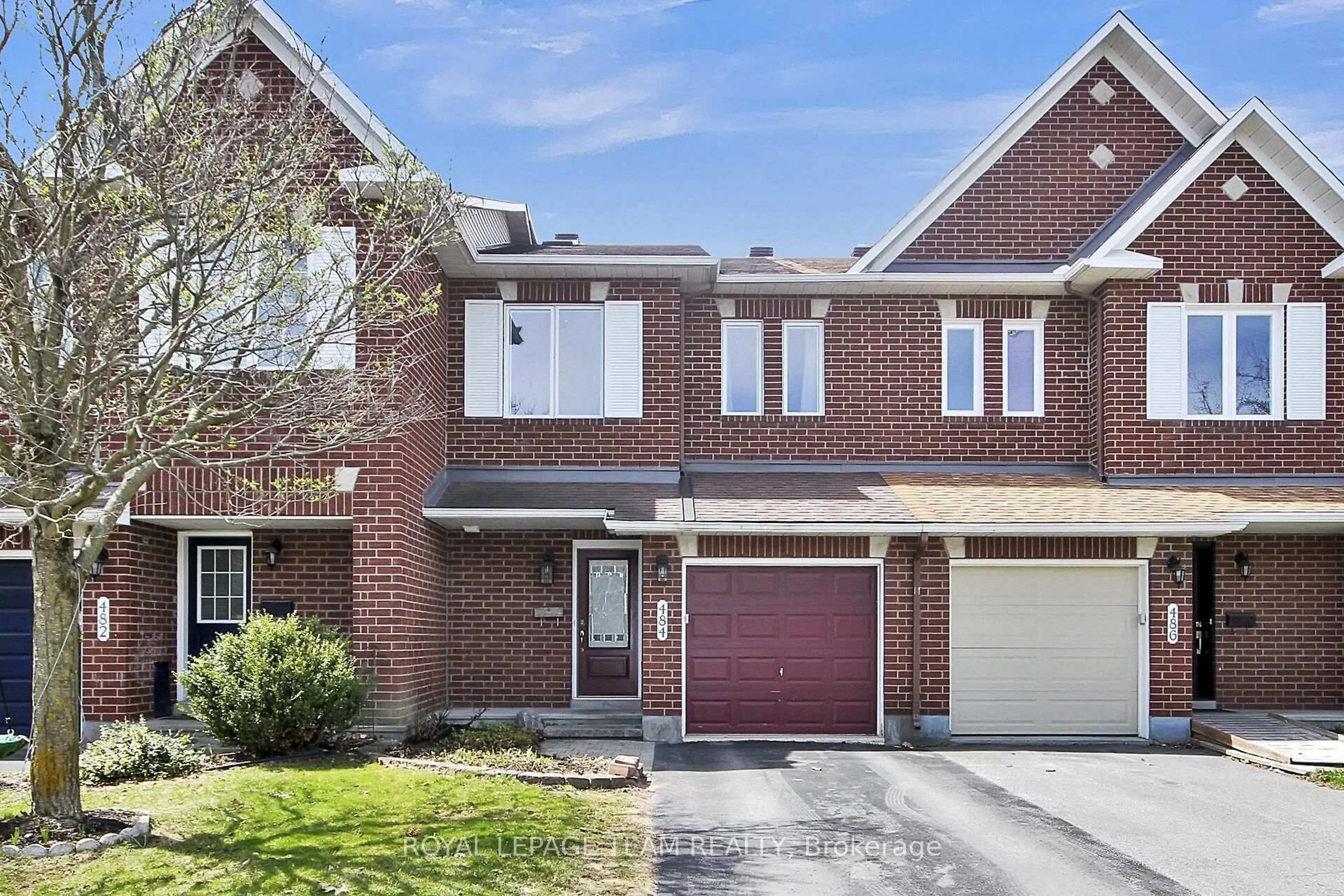 Home with brick exterior material, street for 484 Meadowbreeze Dr, Ottawa Ontario K2M 2T6