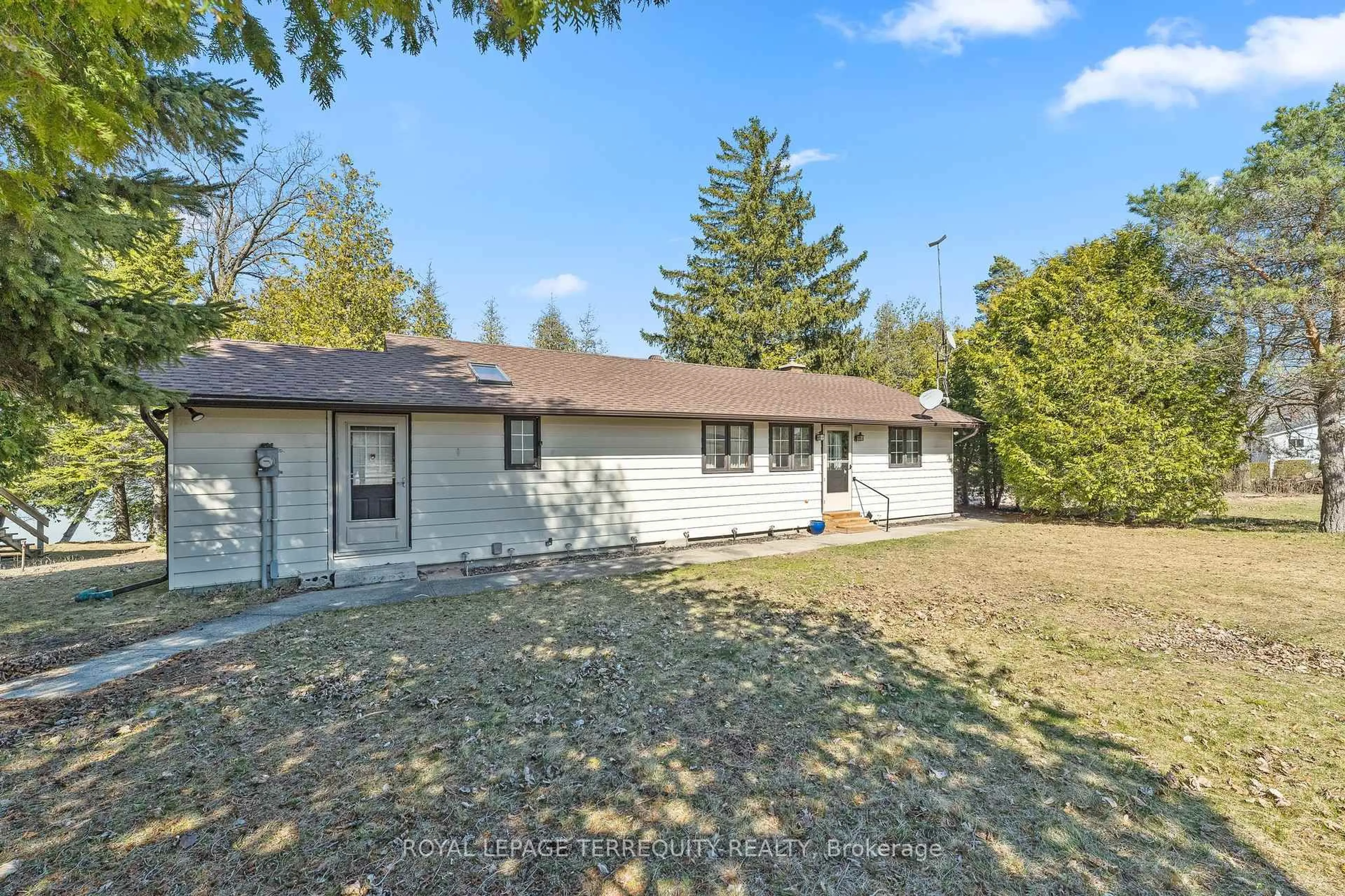 A pic from outside/outdoor area/front of a property/back of a property/a pic from drone, unknown for 137 Lake Rd, Cramahe Ontario K0K 1S0