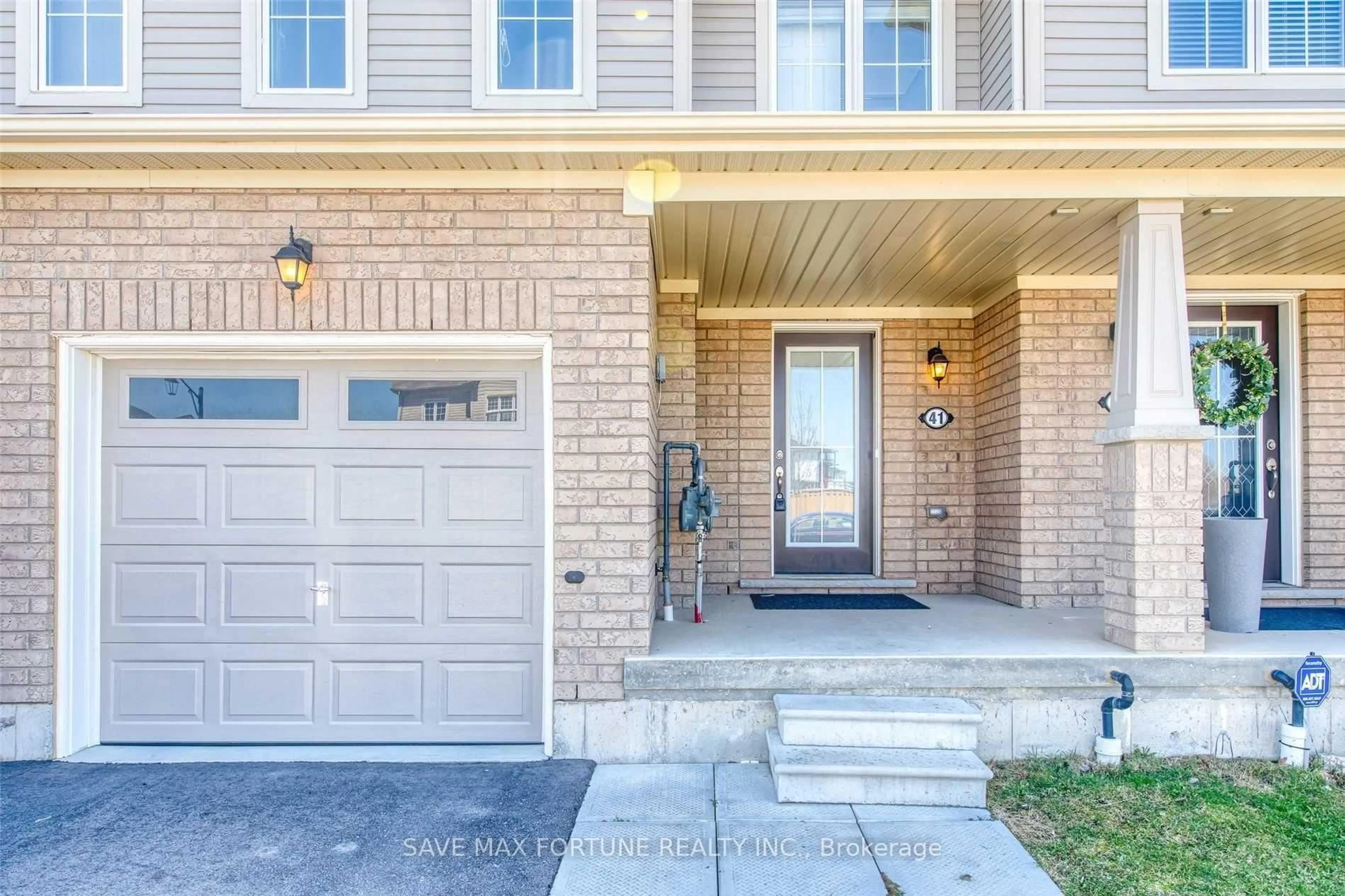 Home with brick exterior material, street for 41 Longboat Ru, Brantford Ontario N3T 0P3