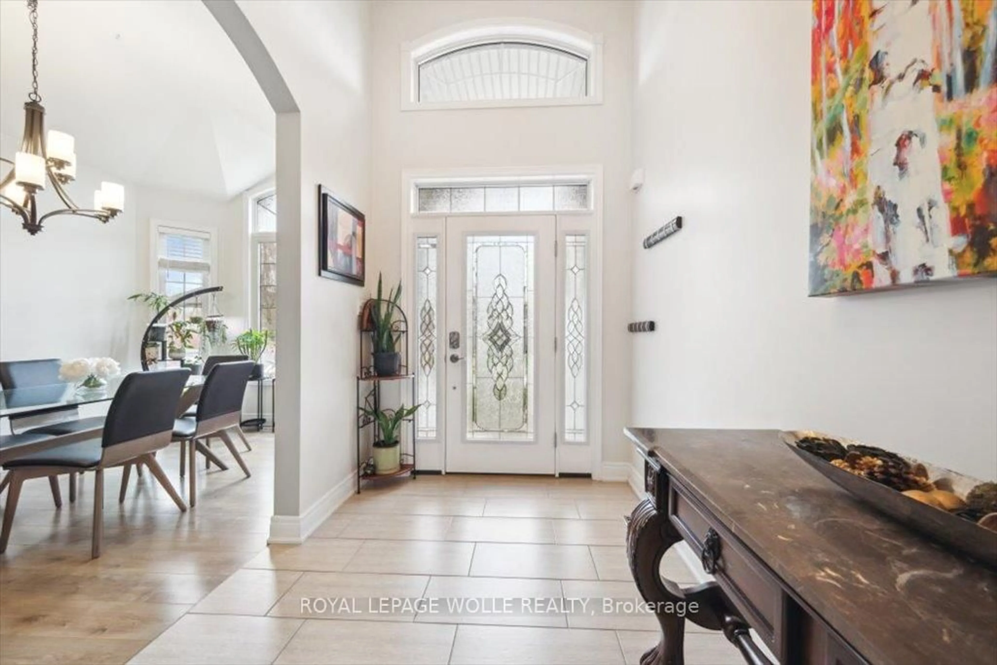 Indoor entryway for 67 East Tree Dr, Woolwich Ontario N0B 1M0
