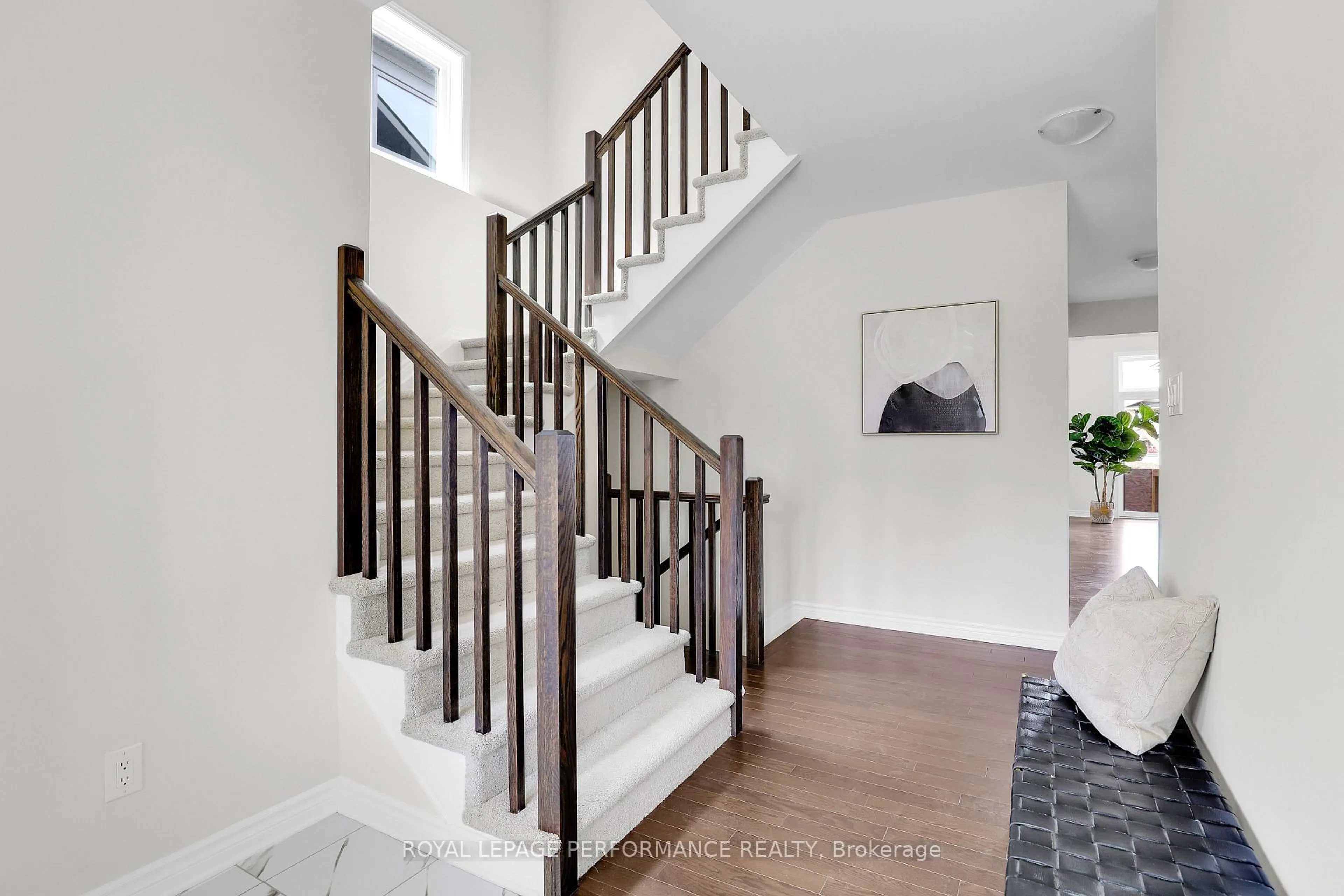 Stairs for 87 Esban Dr, Gloucester Ontario K1X 0H3