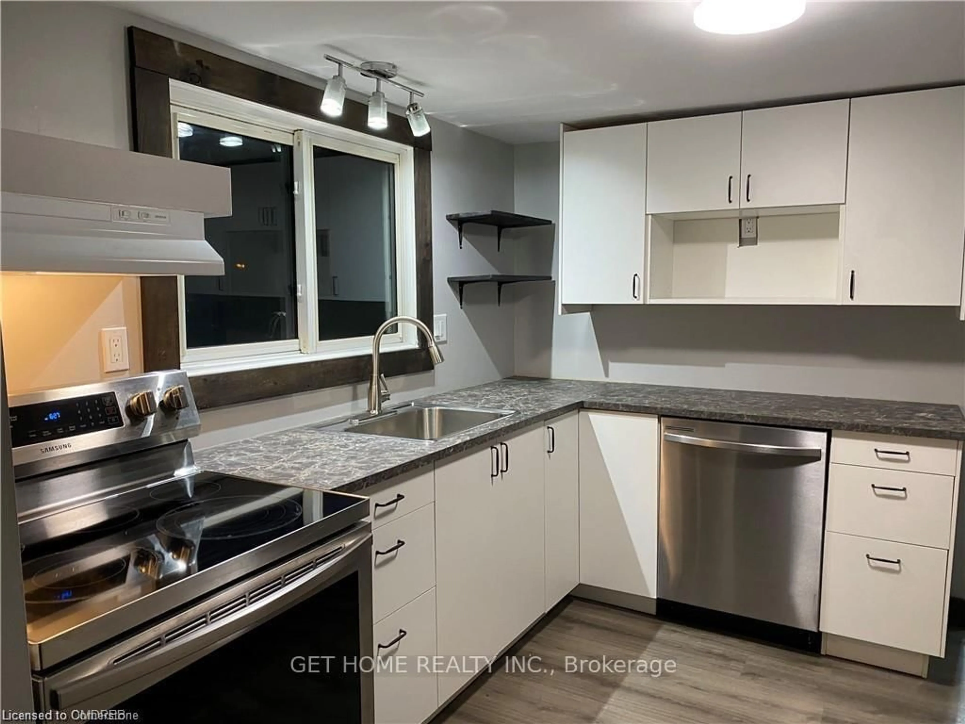 Open concept kitchen, unknown for 100 Lincoln St, Welland Ontario L3C 5J7