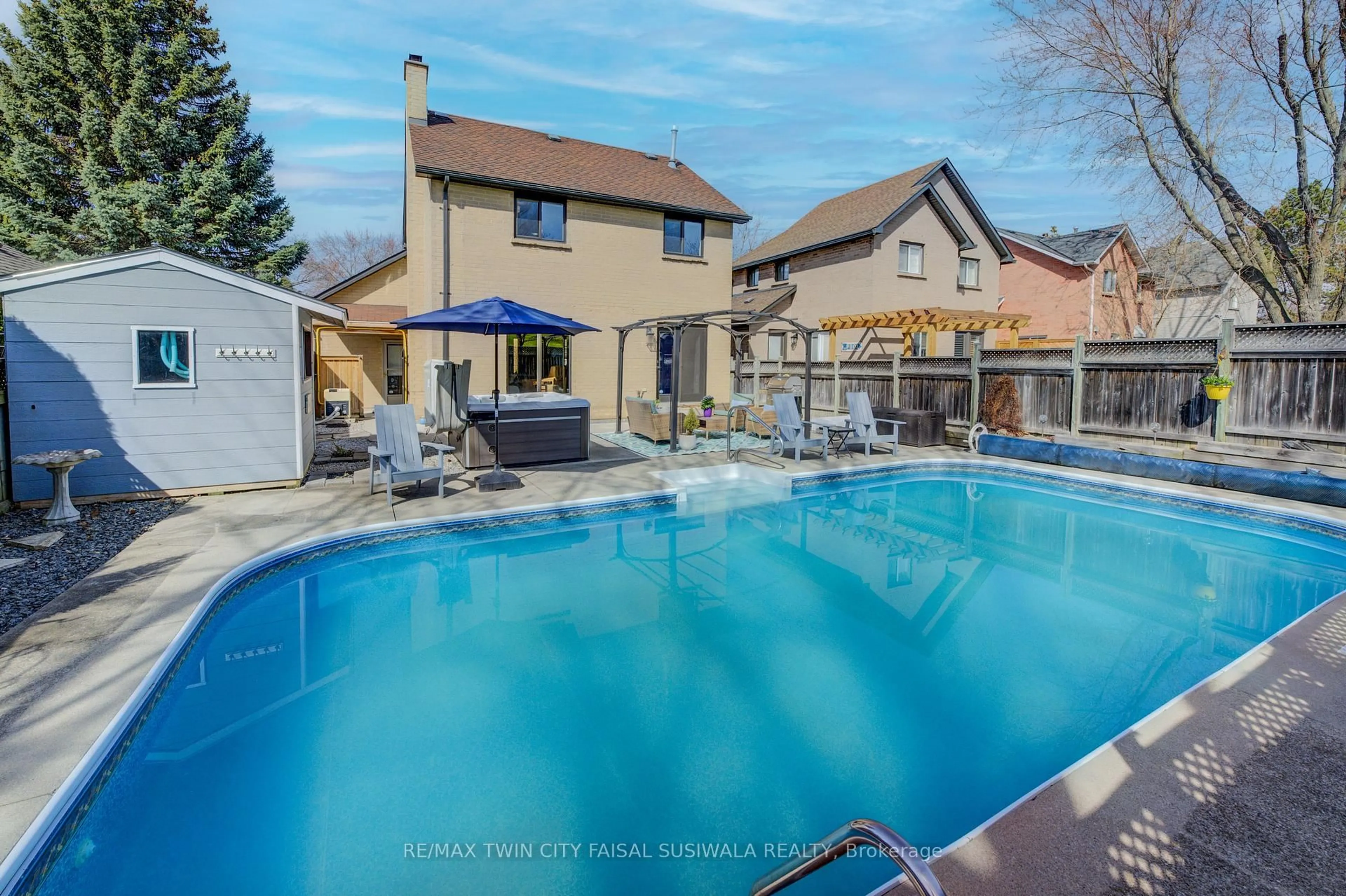 Pool for 53 Cowan Blvd, Cambridge Ontario N1T 1E6