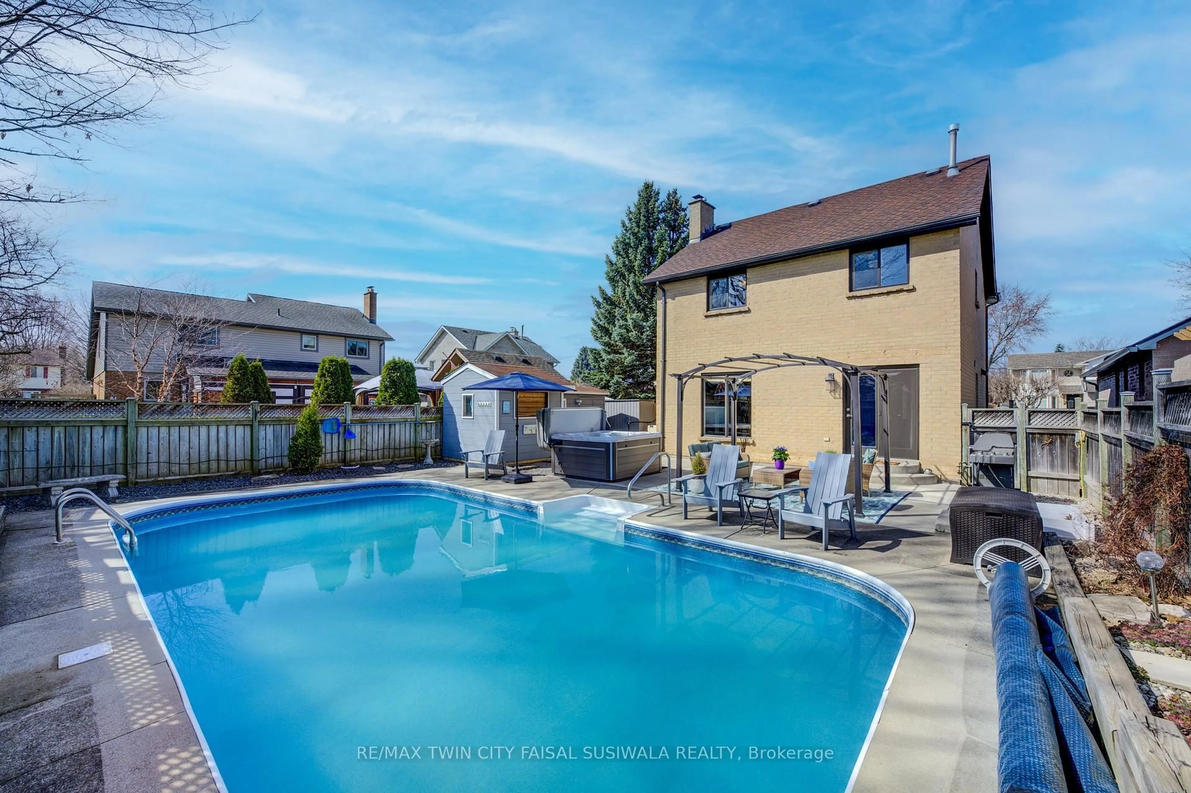 Pool for 53 Cowan Blvd, Cambridge Ontario N1T 1E6