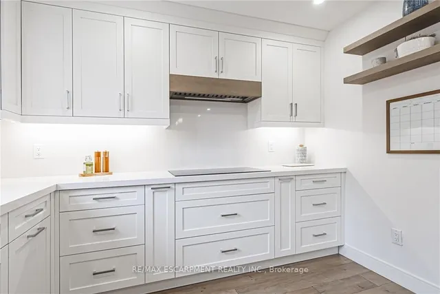 Additional property image - 6 Windmill Pl