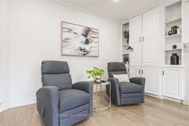 Additional property image - 6 Windmill Pl