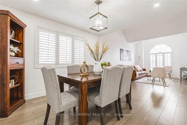 Additional property image - 6 Windmill Pl