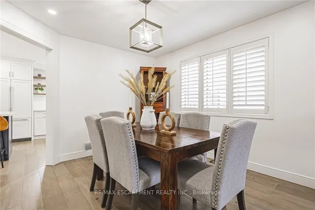 Additional property image - 6 Windmill Pl