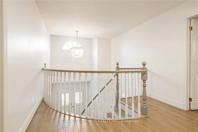 Additional property image - 6 Windmill Pl