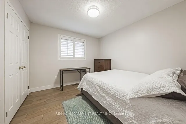 Additional property image - 6 Windmill Pl
