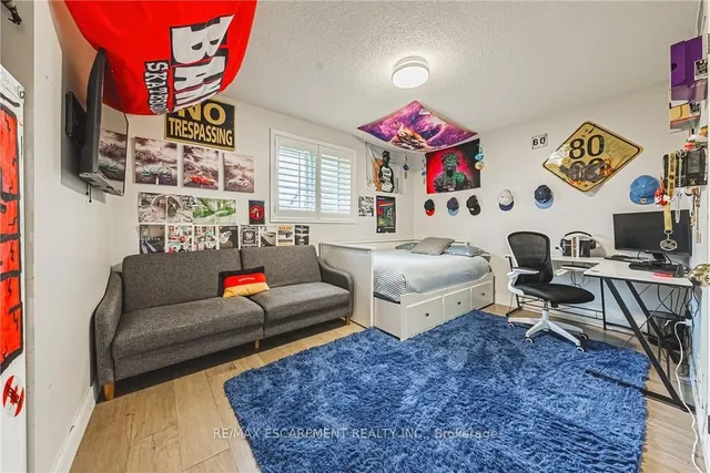 Additional property image - 6 Windmill Pl