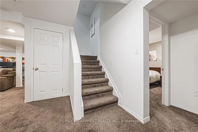 Additional property image - 6 Windmill Pl
