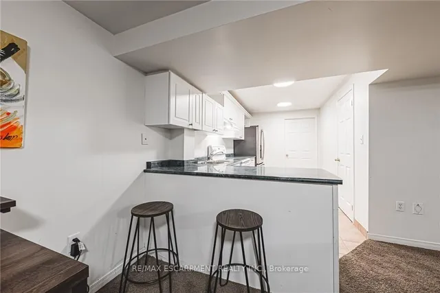 Additional property image - 6 Windmill Pl