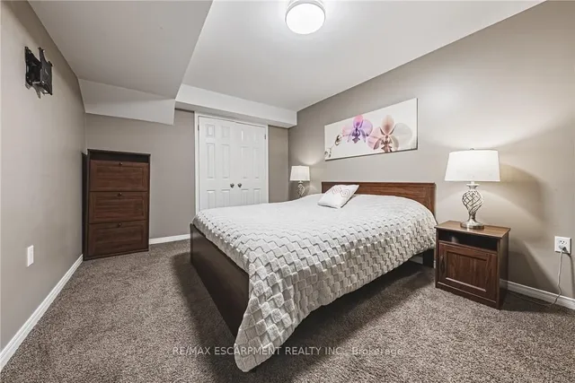 Additional property image - 6 Windmill Pl