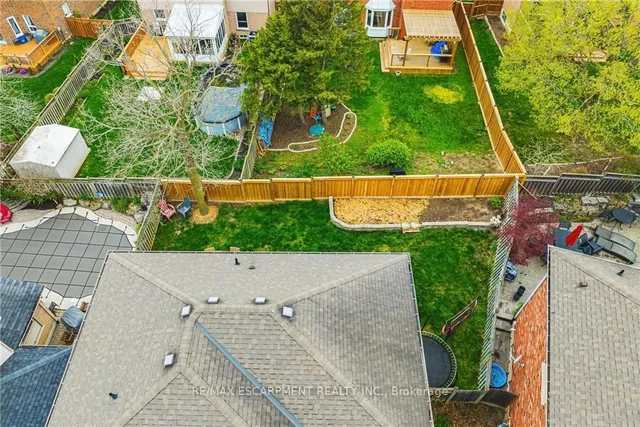 Additional property image - 6 Windmill Pl