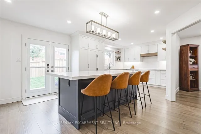 Additional property image - 6 Windmill Pl