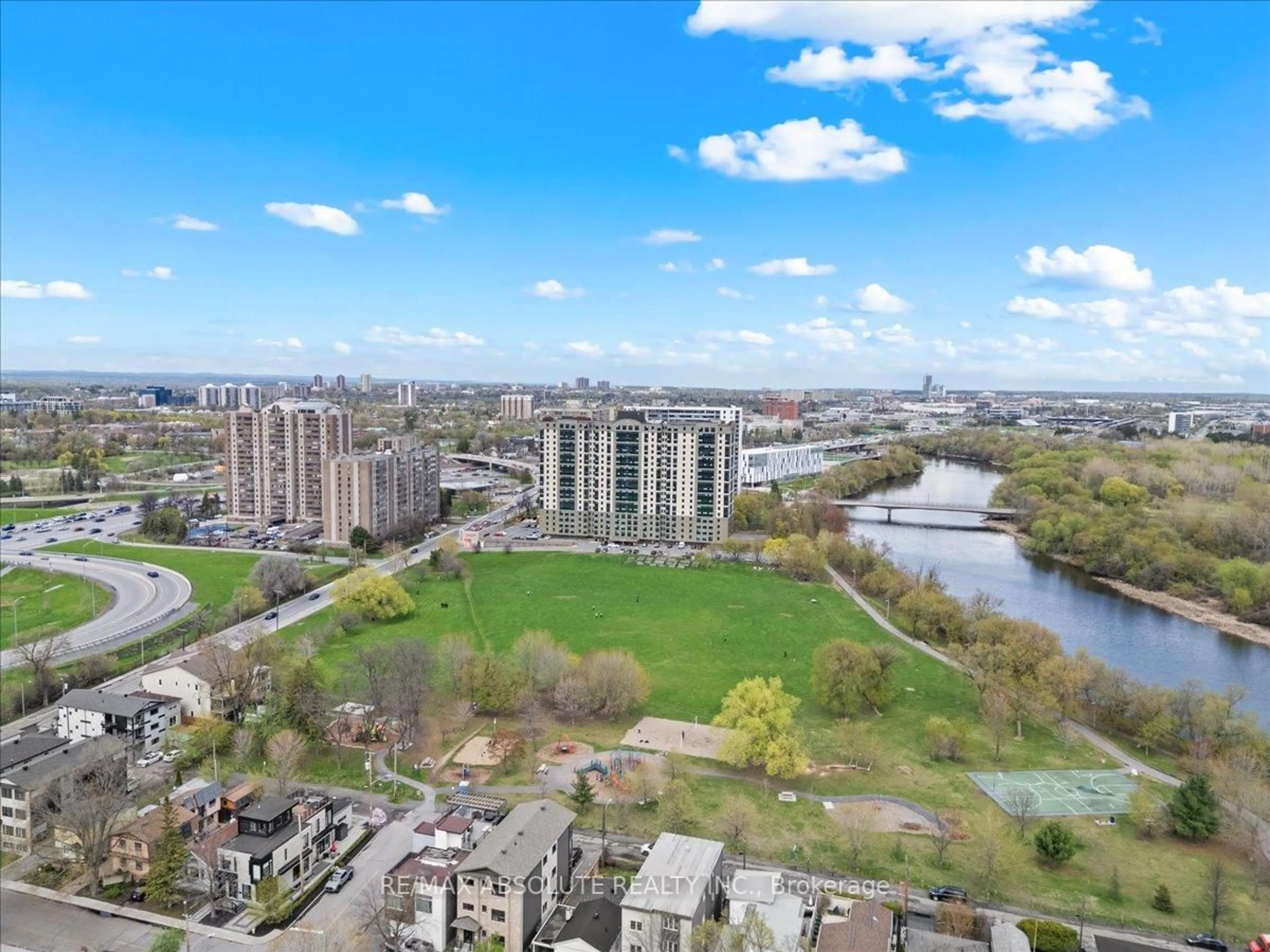 A pic from outside/outdoor area/front of a property/back of a property/a pic from drone, city buildings view from balcony for 142 Lees Ave, Ottawa Ontario K1S 0C3