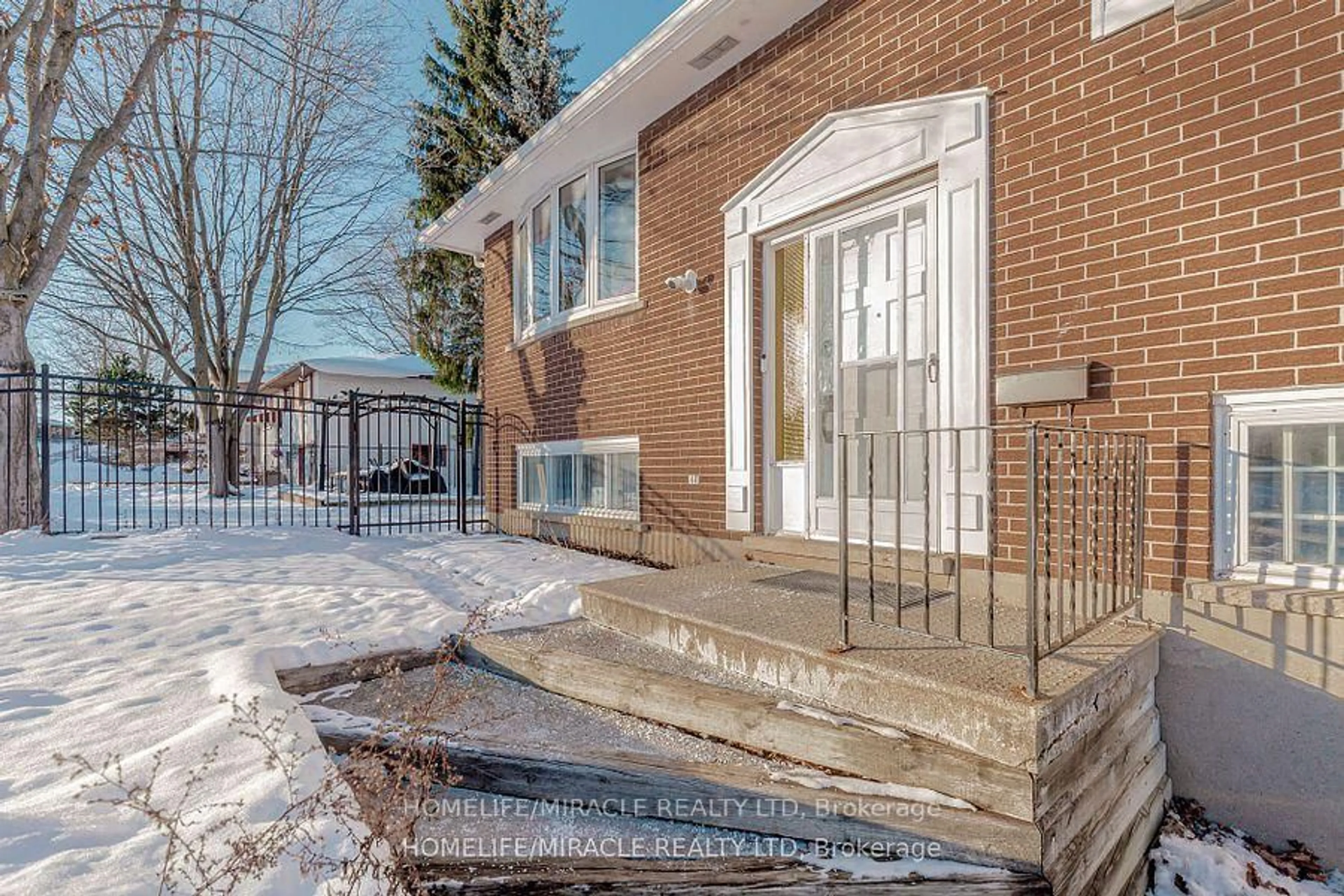 Home with brick exterior material, street for 512 Glendene Cres, Waterloo Ontario N2L 4P4