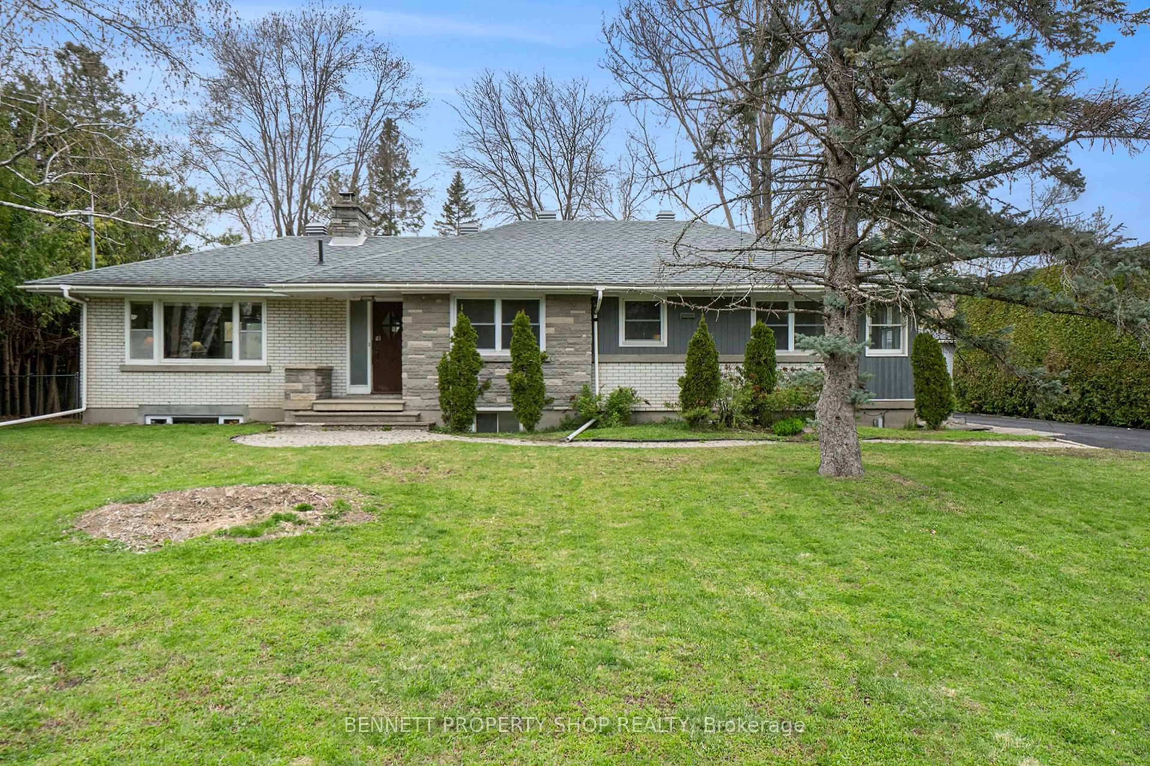 Unknown for 111 Arbeatha St, Ottawa Ontario K2H 6J3