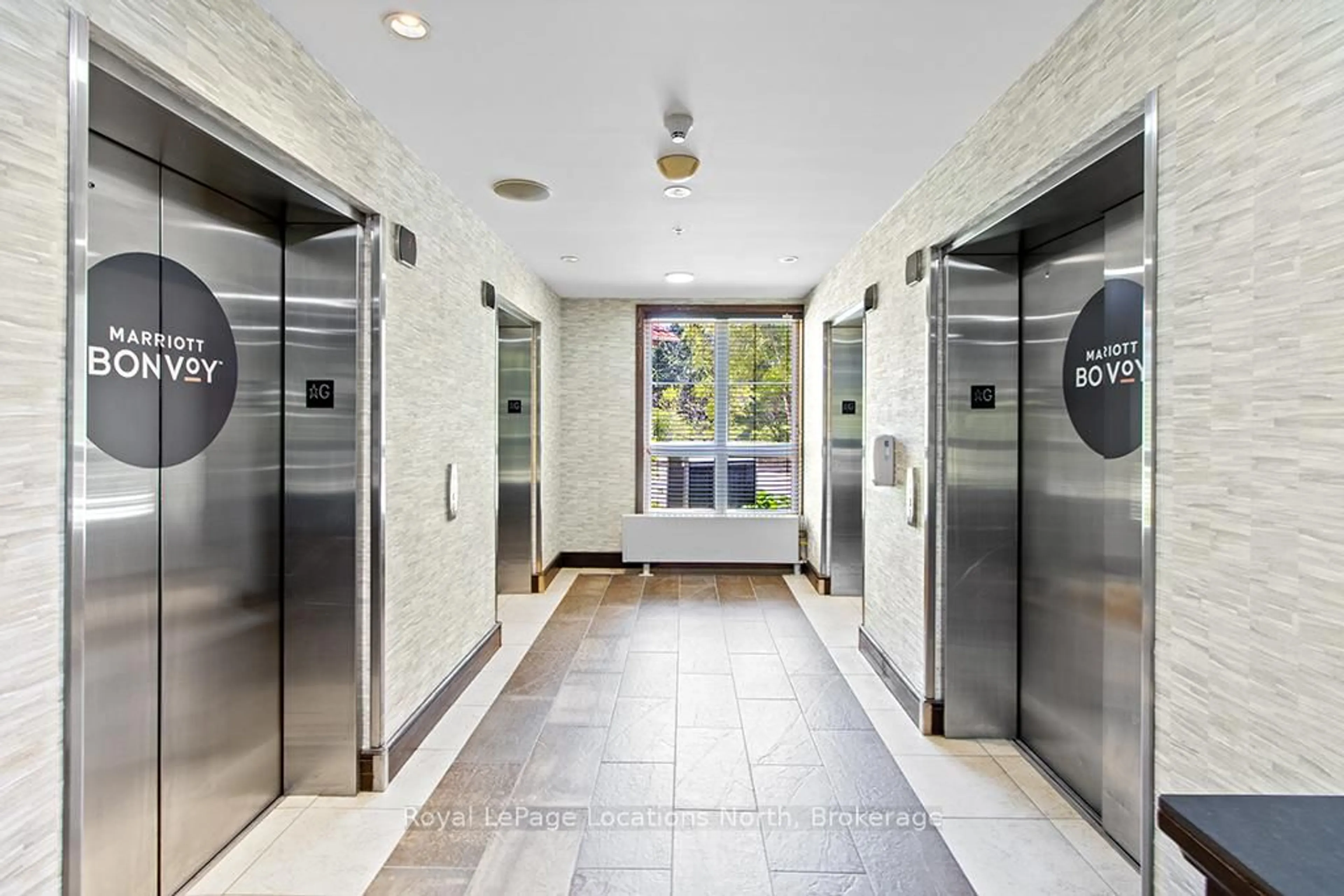 Indoor foyer for 220 Gord Canning Dr #344, Blue Mountains Ontario L9Y 0V9