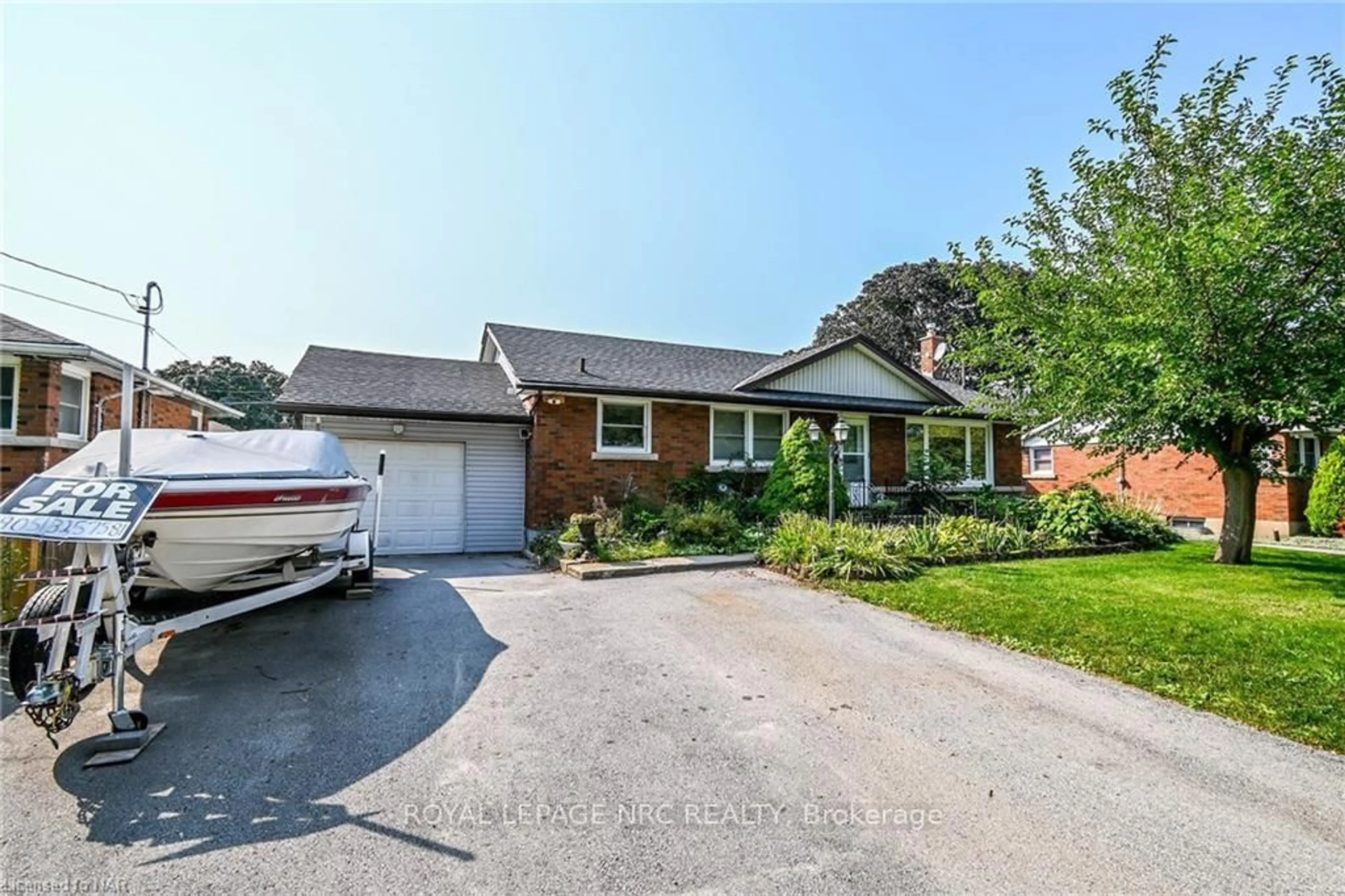 Home with brick exterior material, street for 449 BUNTING Rd, St. Catharines Ontario L2M 3Z3