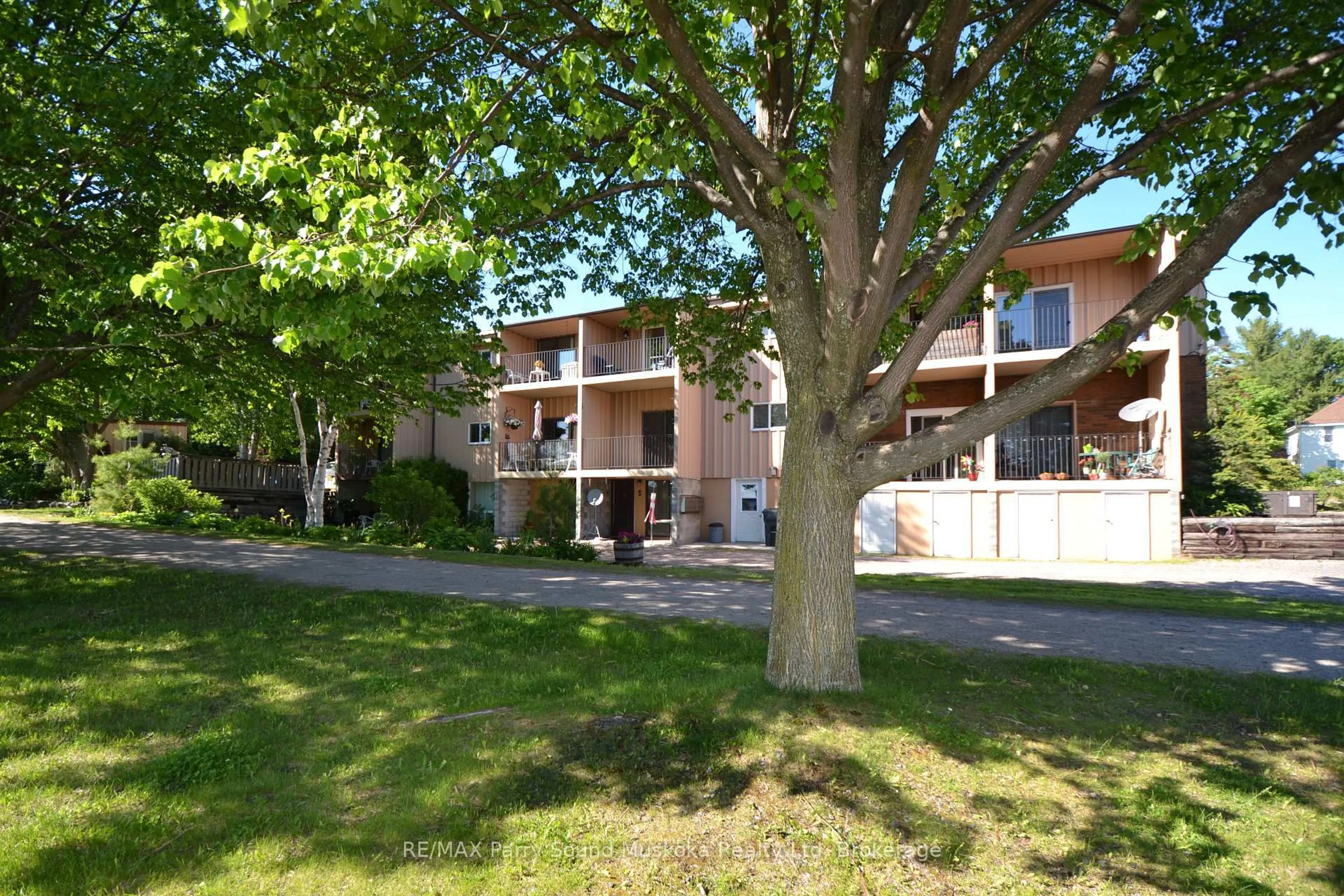 Patio, street for 21 Prospect St ##10, Parry Sound Ontario P2A 2B5