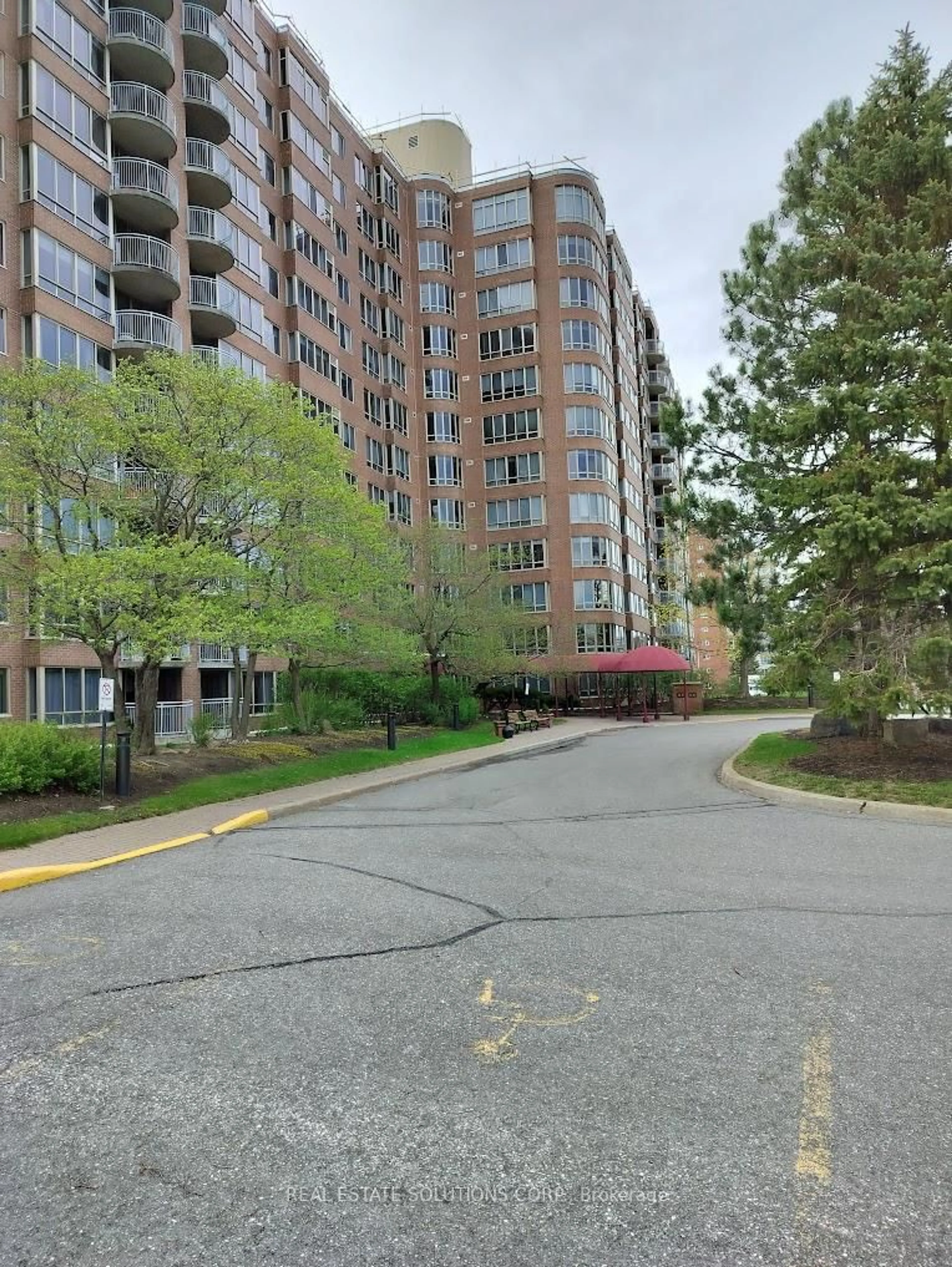 Unknown for 100 Grant Carman Dr #214, Ottawa Ontario K2E 8B8