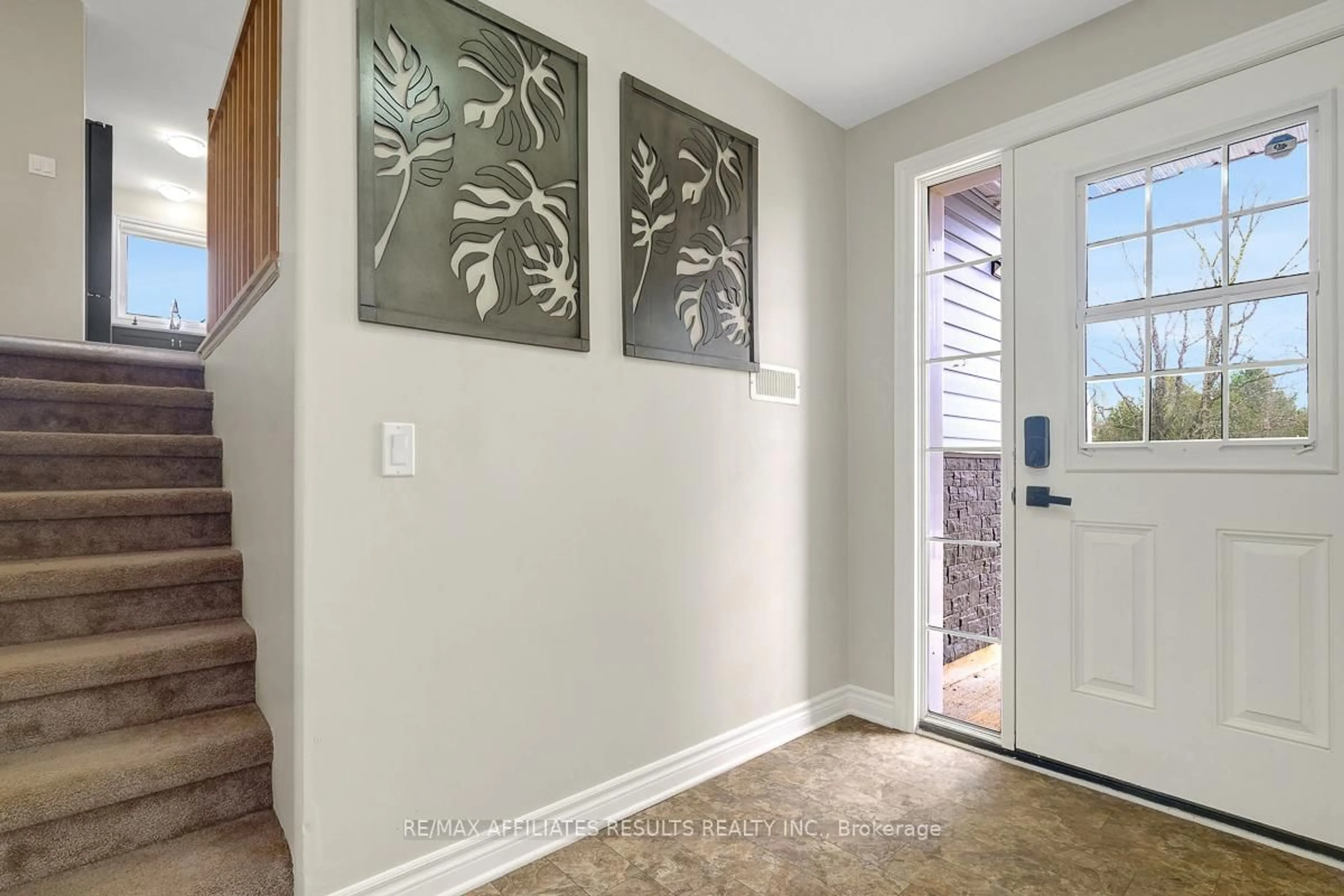 Indoor entryway for 3183 Rosedale Rd, Smiths Falls Ontario K7A 4S7