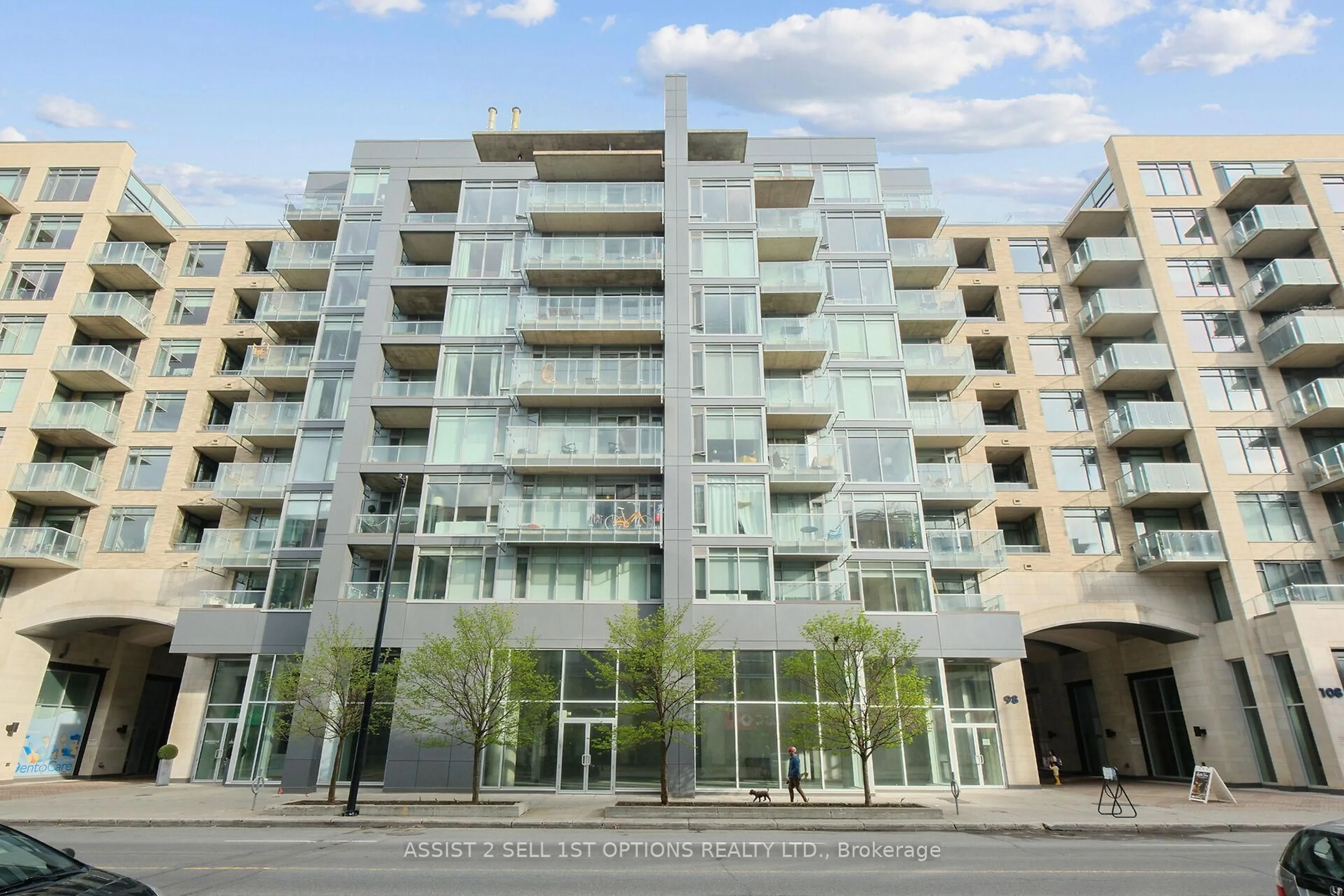 Patio, building for 98 Richmond Rd #601, Ottawa Ontario K1Z 0B2