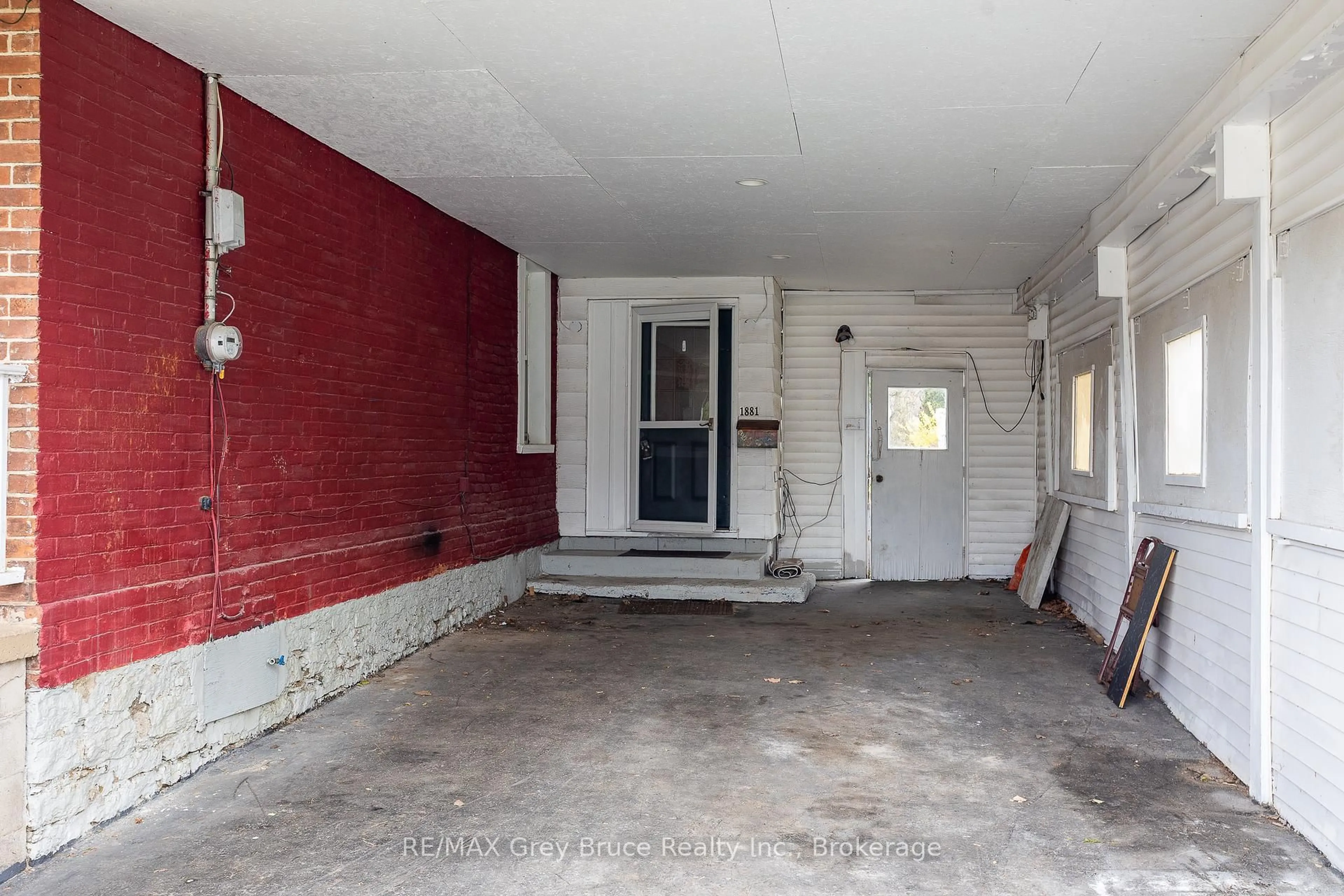 Unknown for 1881 6th Ave, Owen Sound Ontario N4K 2W1