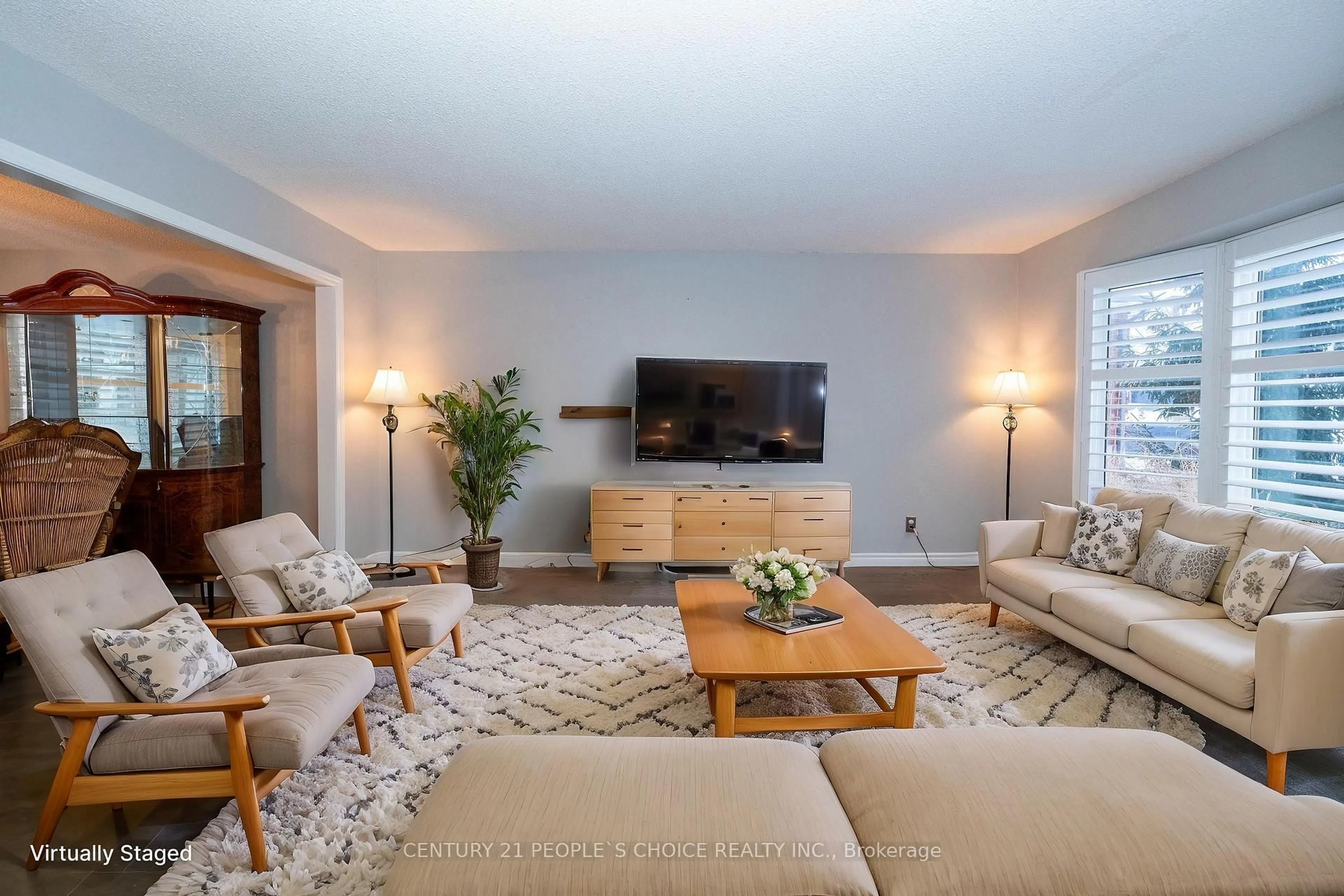 Living room with furniture, unknown for 15 Birchlawn Ave, Cambridge Ontario N1S 4S1