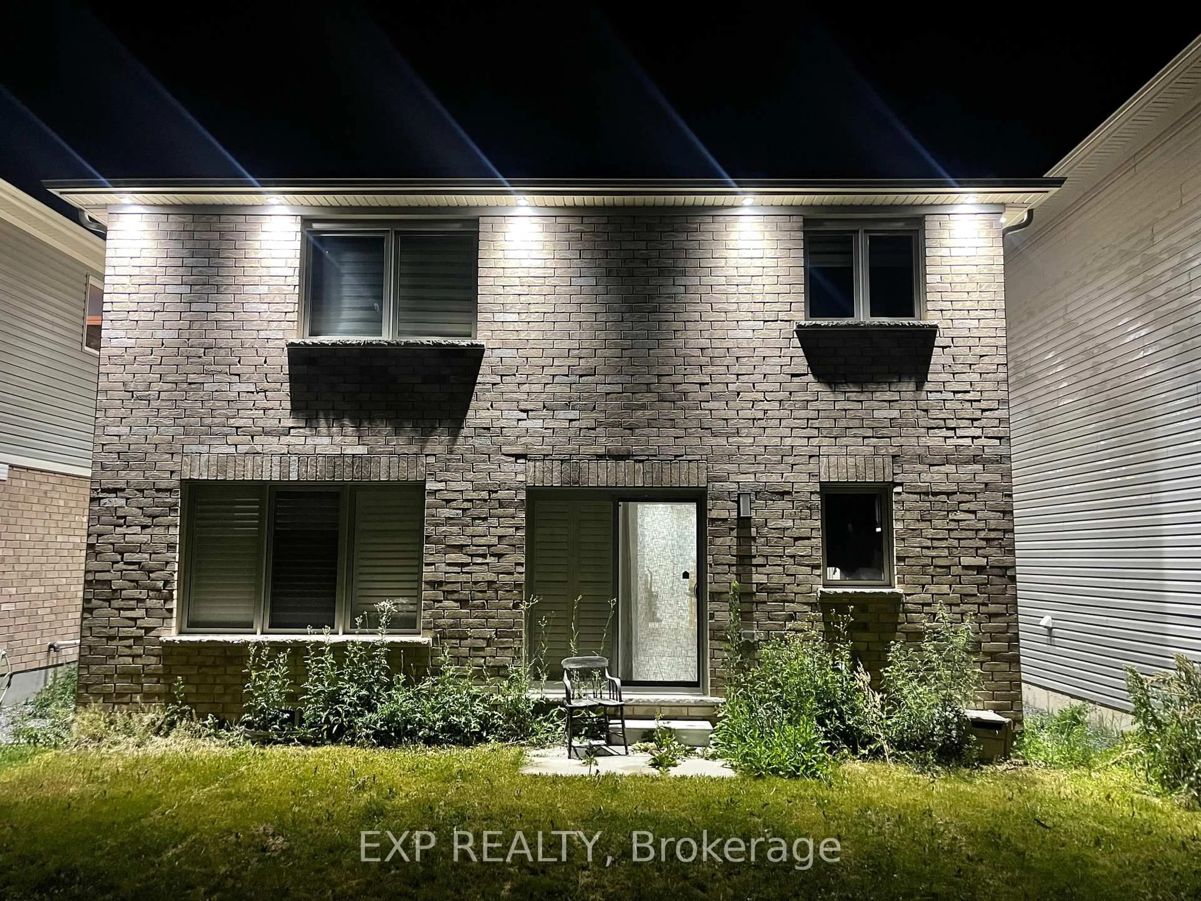 Home with brick exterior material, building for 7738 Butternut Blvd, Niagara Falls Ontario L2H 0N7