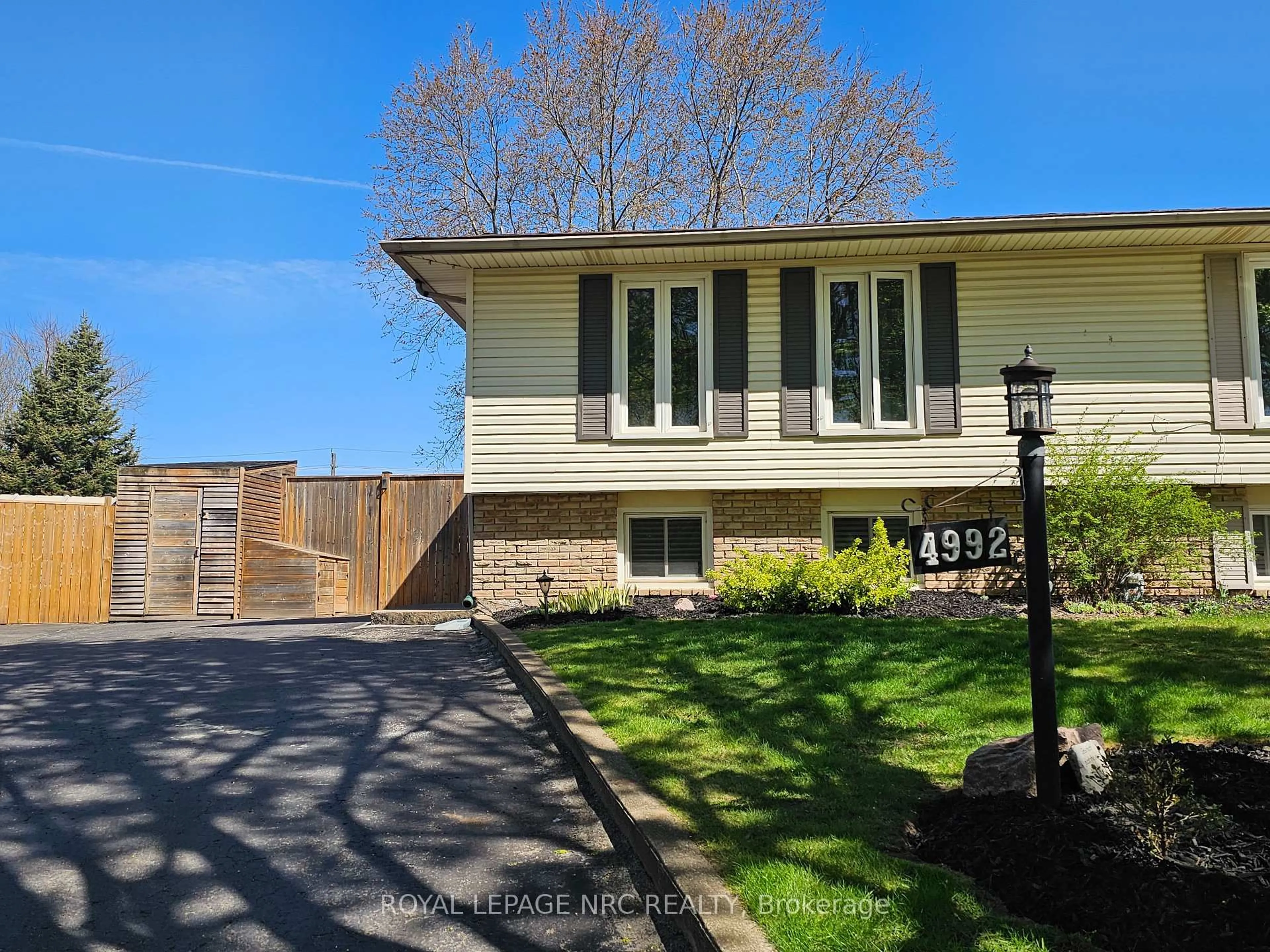 Unknown for 4992 Gage Crt, Niagara Falls Ontario L2E 7B5