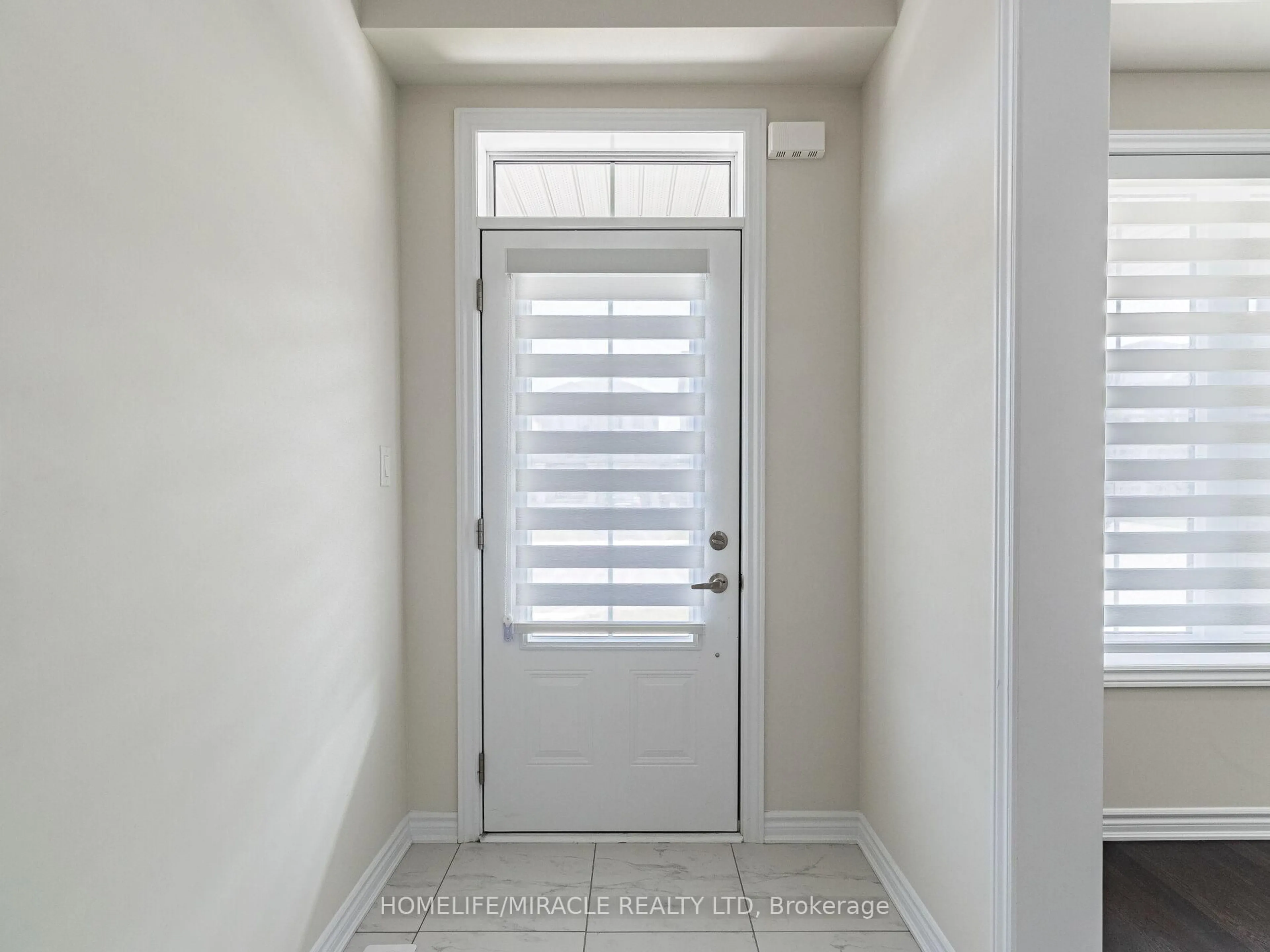 Indoor entryway for 116 Eva Dr, Woolwich Ontario N0B 1M0